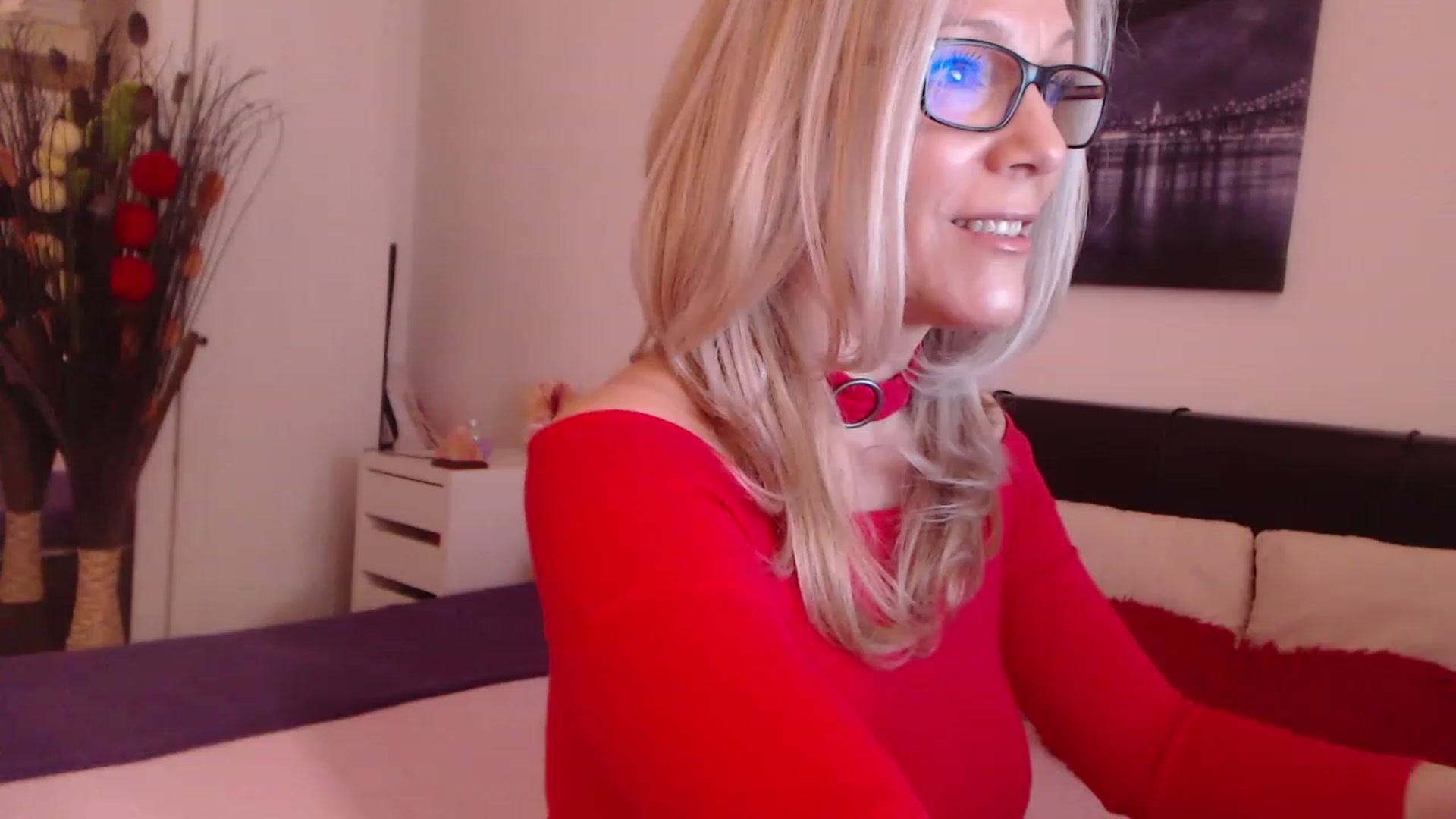 Gallery image thumbnail from Reeya71's myfreecams stream on, 03/27/2023, 07:30 image 12 of 20