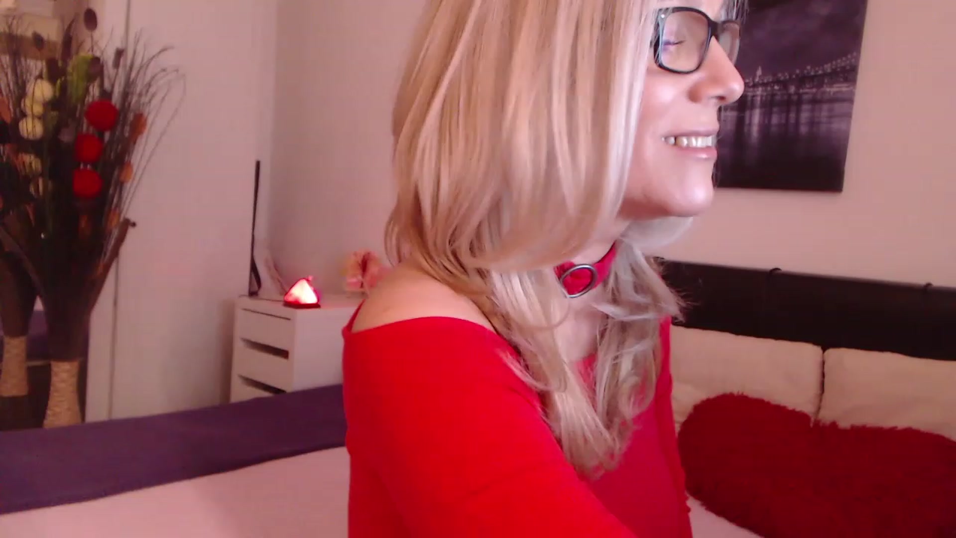 Gallery image thumbnail from Reeya71's myfreecams stream on, 03/27/2023, 07:30 image 6 of 20
