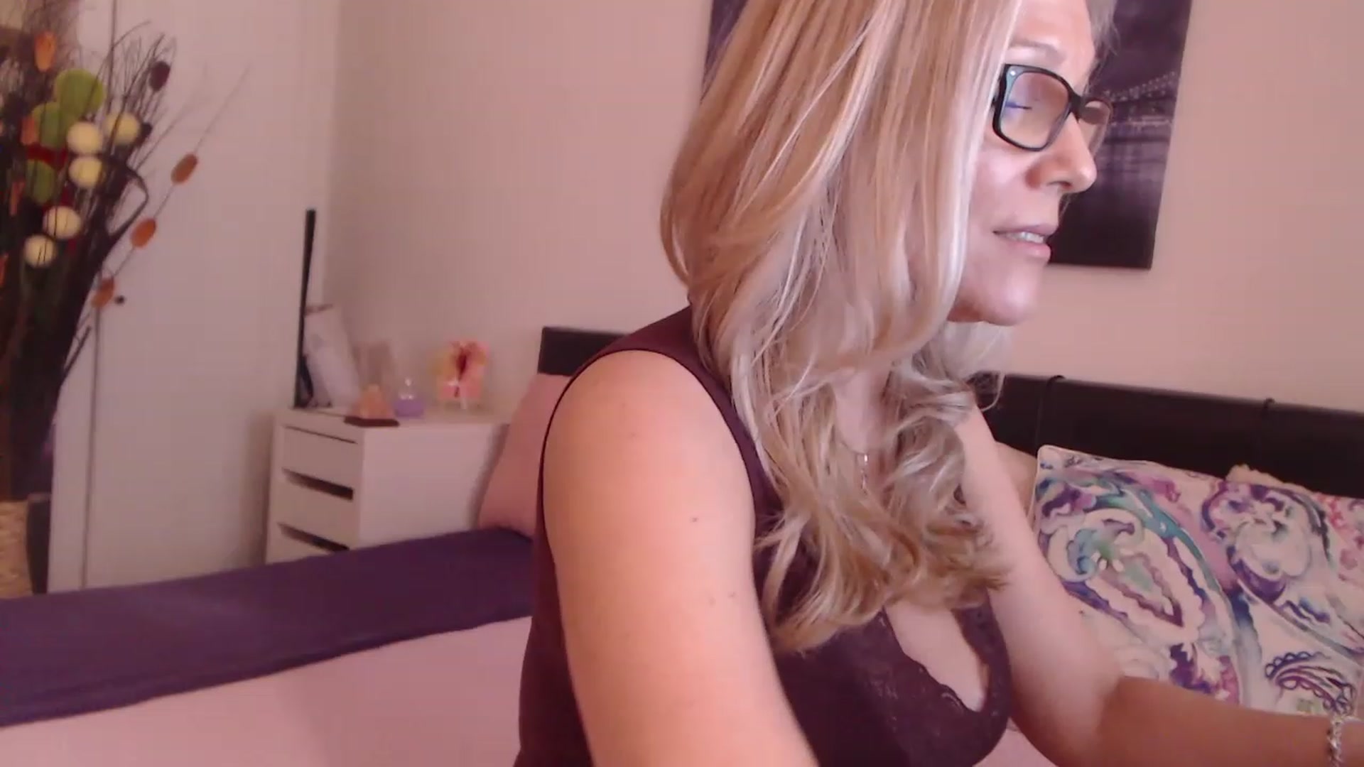 Gallery image thumbnail from Reeya71's myfreecams stream on, 04/07/2023, 12:41 image 17 of 20