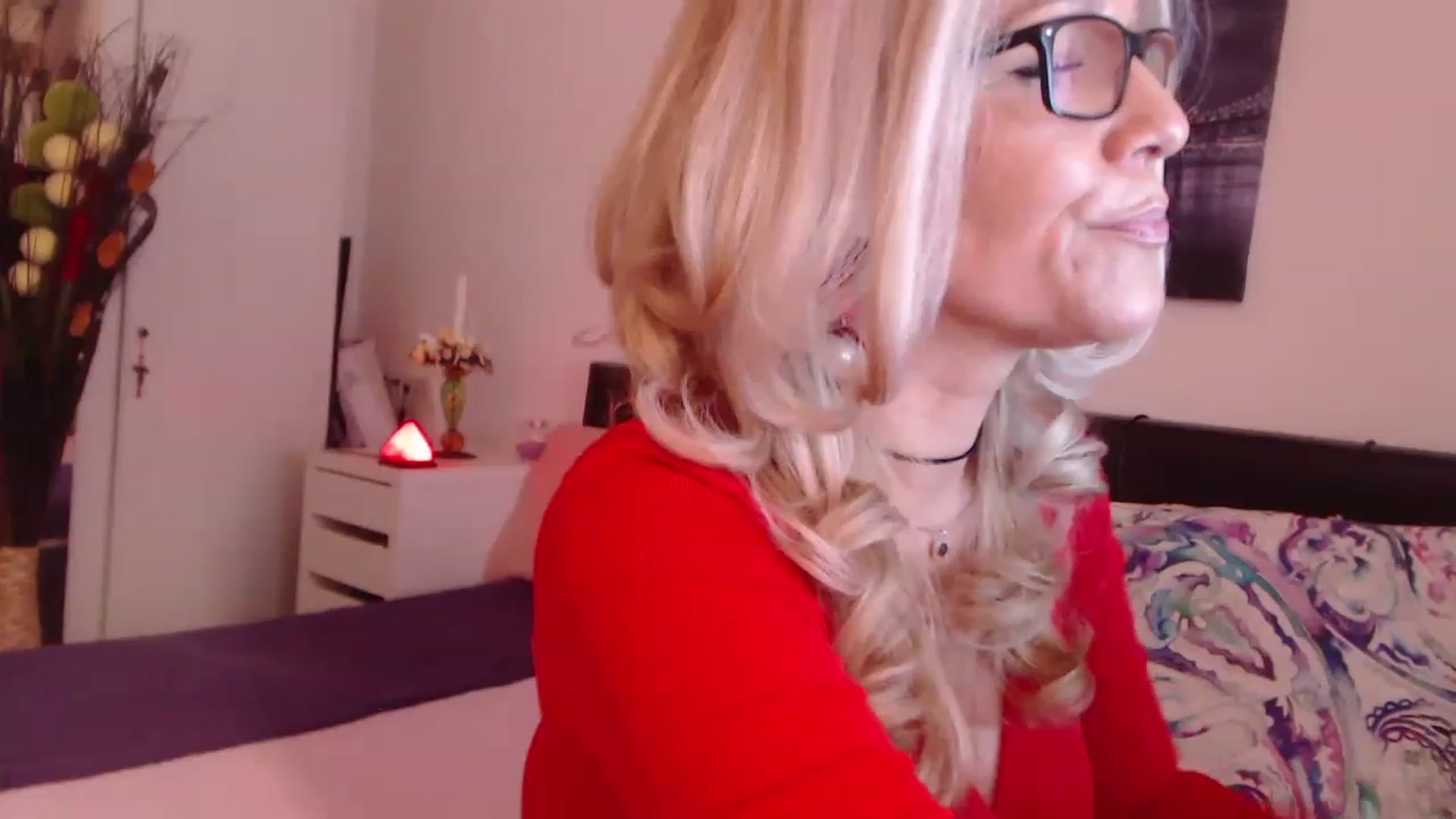 Gallery image thumbnail from Reeya71's myfreecams stream on, 04/12/2023, 06:27 image 9 of 20