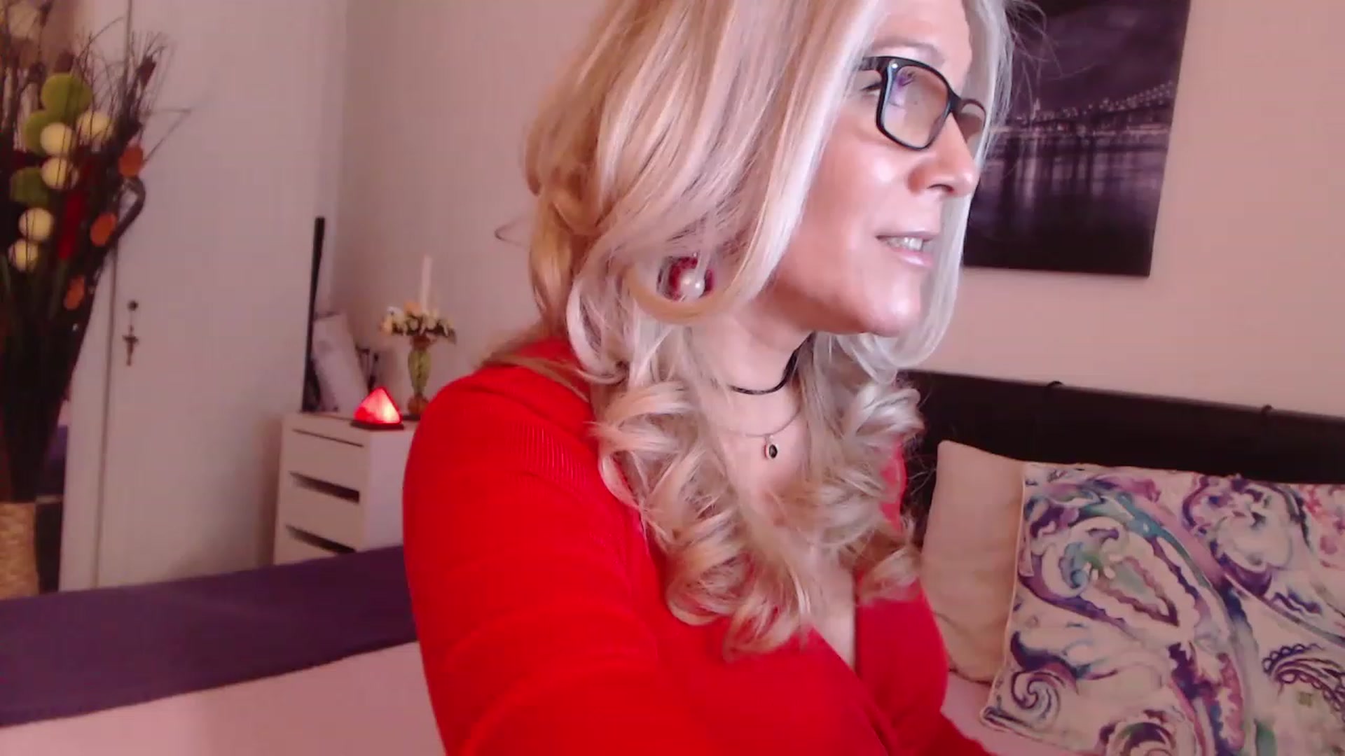 Gallery image thumbnail from Reeya71's myfreecams stream on, 04/12/2023, 06:27 image 13 of 20