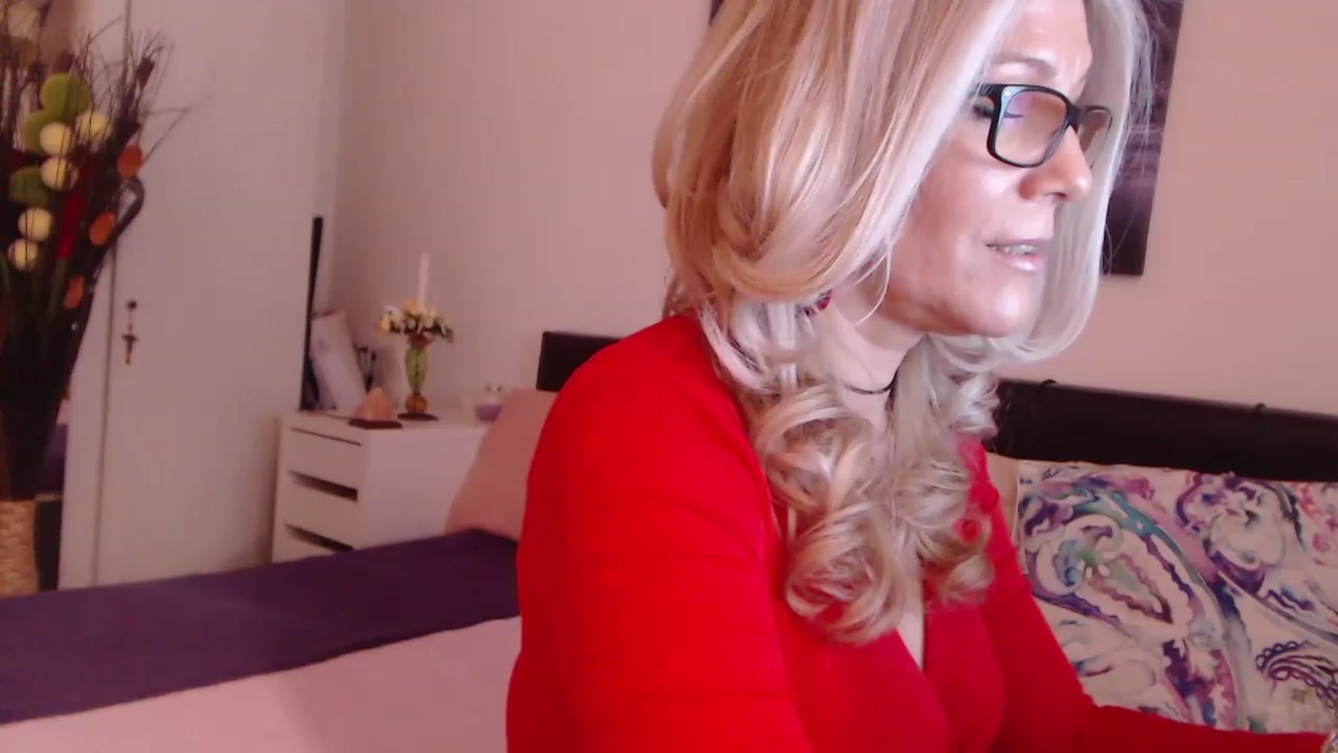 Gallery image thumbnail from Reeya71's myfreecams stream on, 04/12/2023, 06:27 image 2 of 20