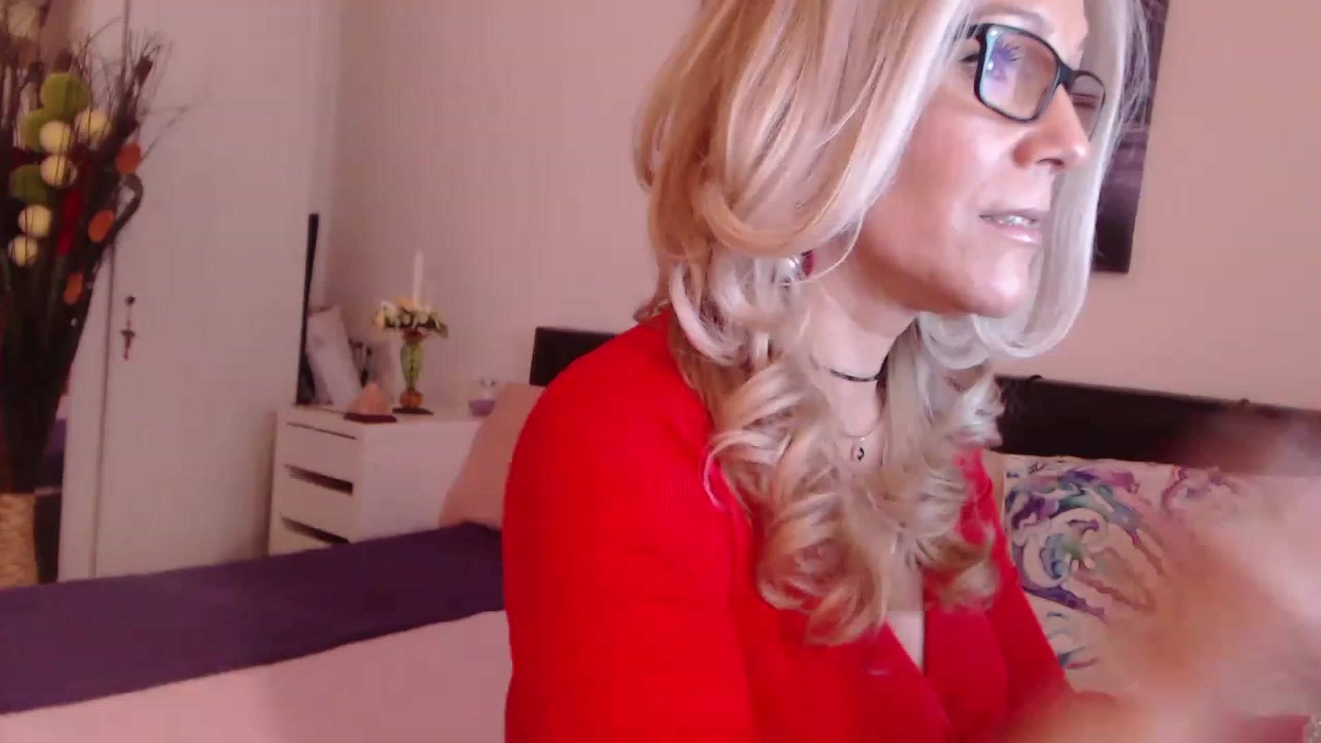 Gallery image thumbnail from Reeya71's myfreecams stream on, 04/12/2023, 06:27 image 4 of 20