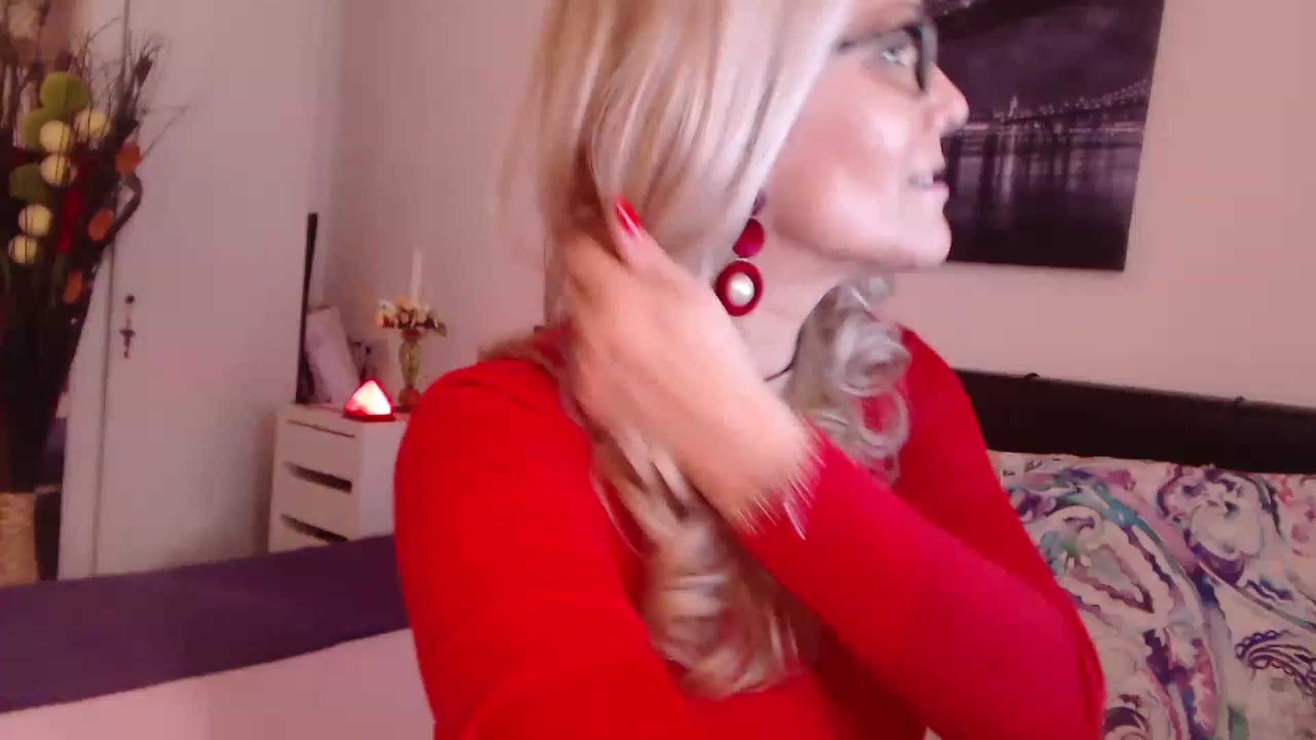 Gallery image thumbnail from Reeya71's myfreecams stream on, 04/12/2023, 06:27 image 12 of 20
