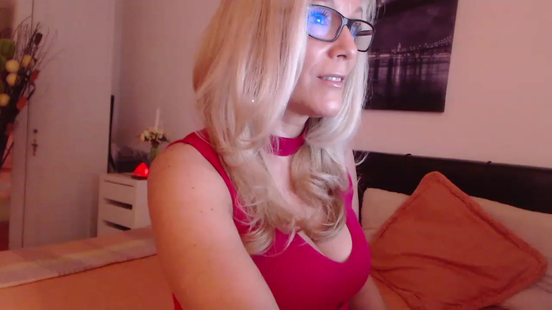 Gallery image thumbnail from Reeya71's myfreecams stream on, 05/25/2023, 20:20 image 11 of 20