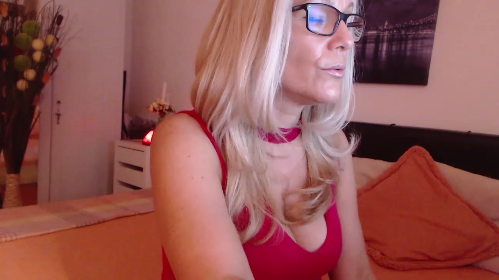 Gallery image thumbnail from Reeya71's myfreecams stream on, 05/26/2023, 02:57 image 1 of 20