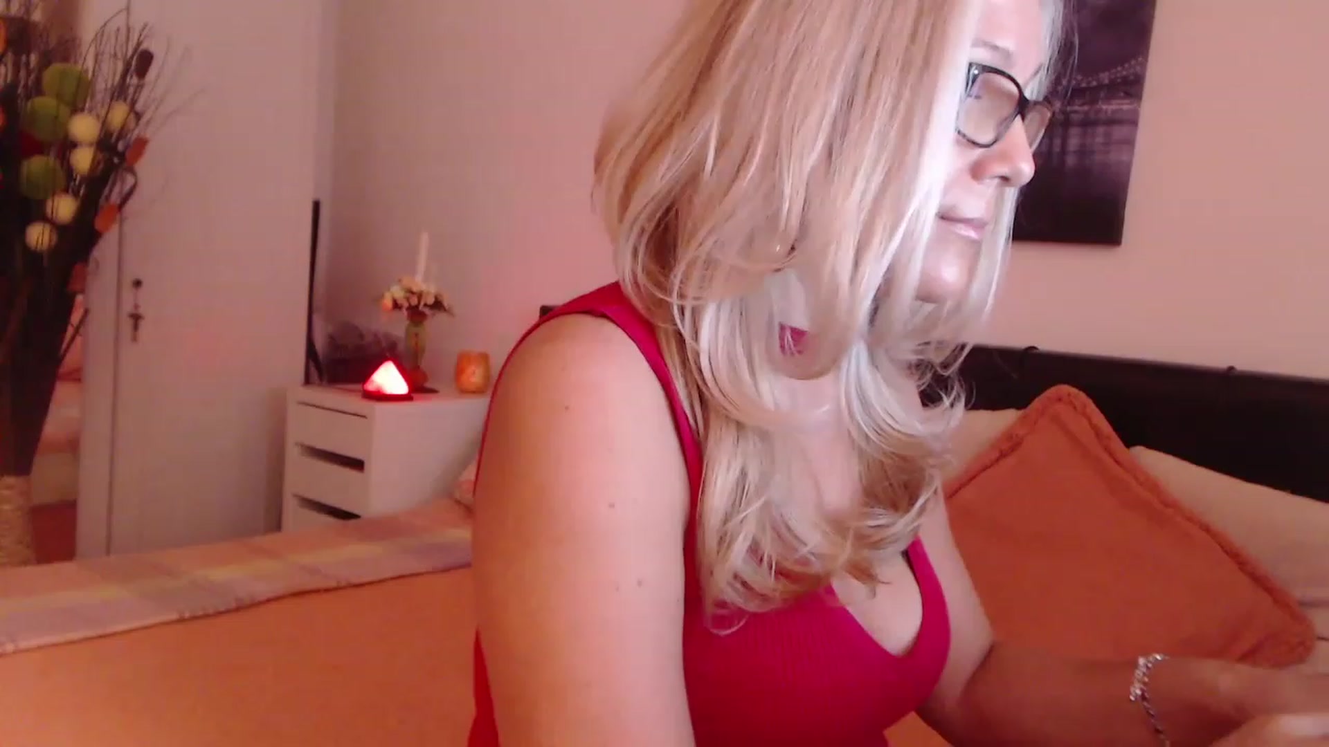 Gallery image thumbnail from Reeya71's myfreecams stream on, 05/26/2023, 05:48 image 2 of 20