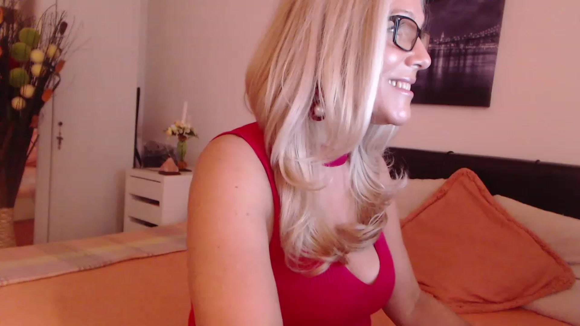 Gallery image thumbnail from Reeya71's myfreecams stream on, 05/26/2023, 05:48 image 9 of 20
