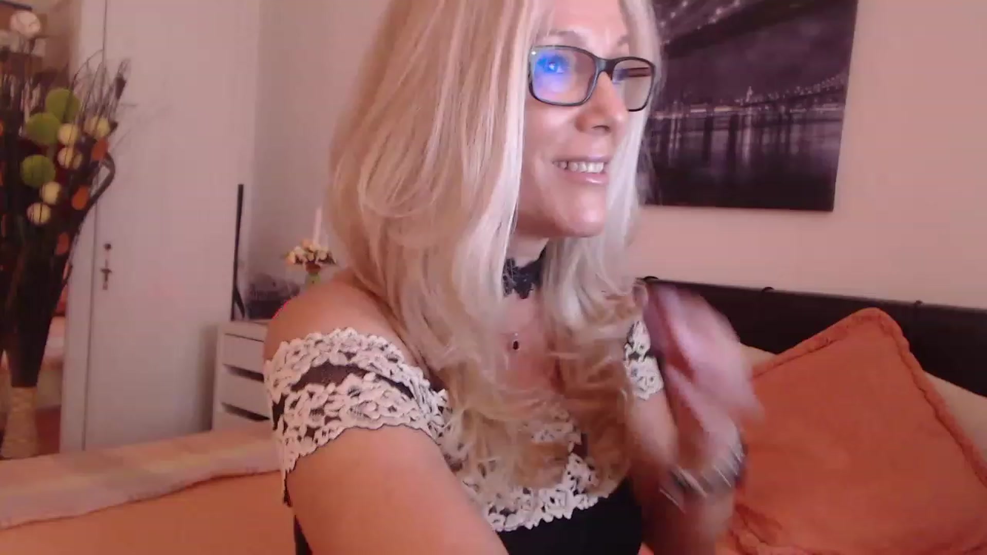 Gallery image thumbnail from Reeya71's myfreecams stream on, 05/27/2023, 11:29 image 5 of 20