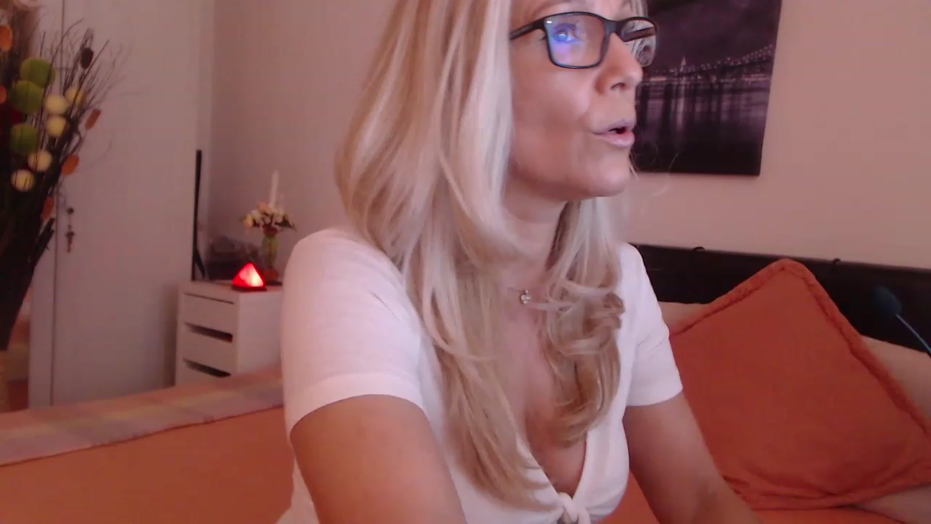 Gallery image thumbnail from Reeya71's myfreecams stream on, 05/30/2023, 08:05 image 14 of 20