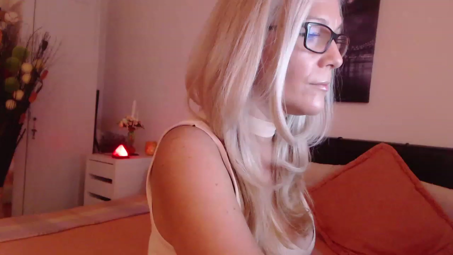 Gallery image thumbnail from Reeya71's myfreecams stream on, 05/31/2023, 03:47 image 2 of 20