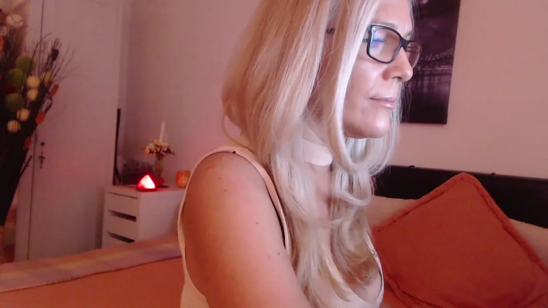 Gallery image thumbnail from Reeya71's myfreecams stream on, 05/31/2023, 03:47 image 4 of 20