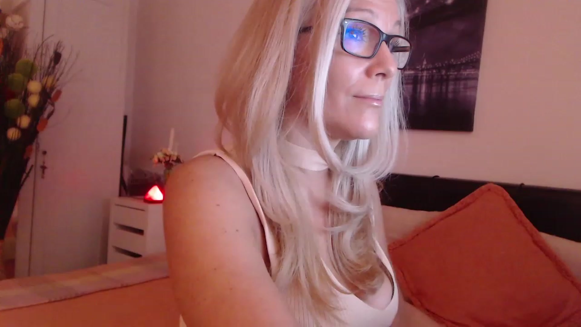 Gallery image thumbnail from Reeya71's myfreecams stream on, 05/31/2023, 03:47 image 9 of 20