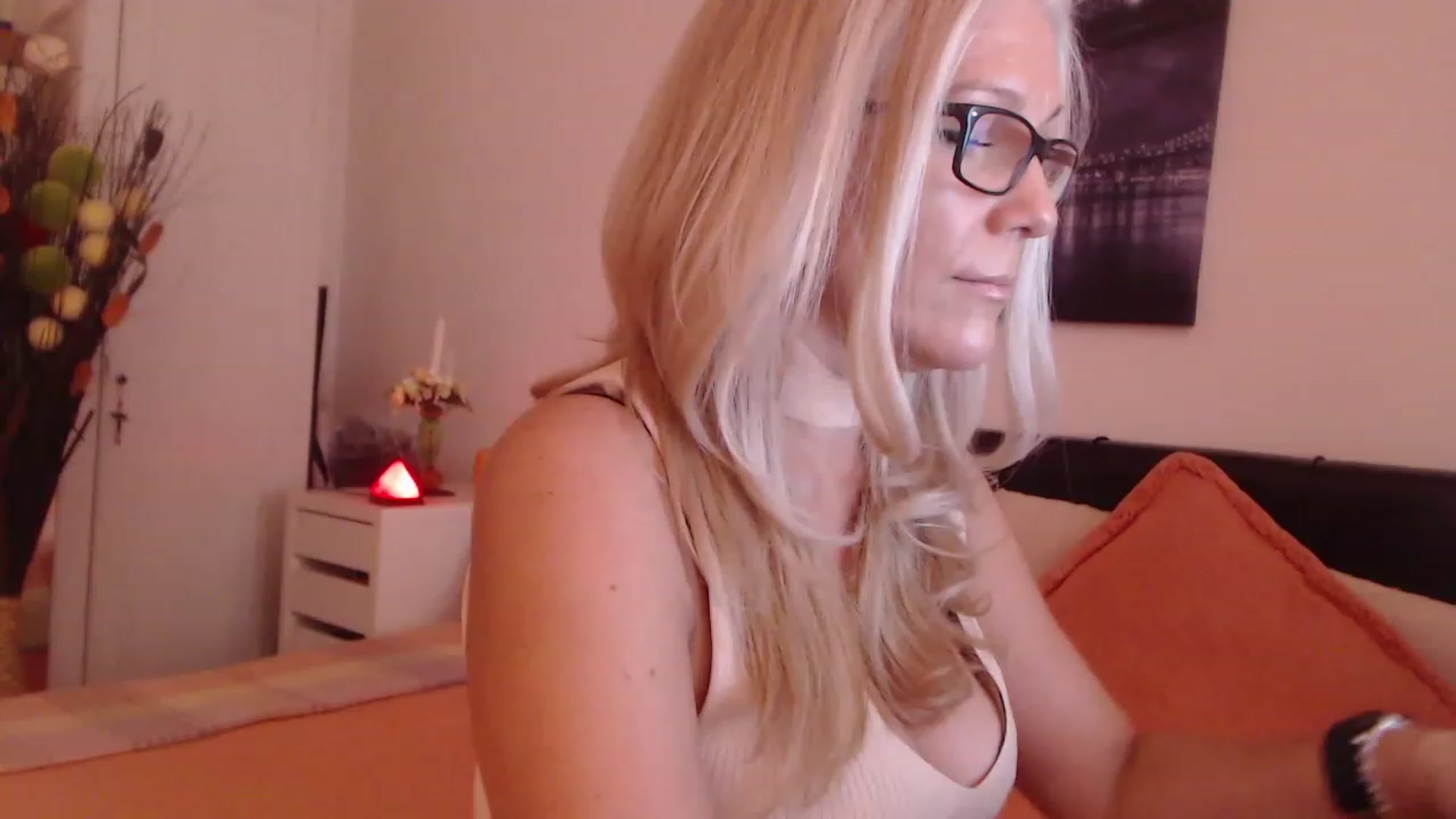 Gallery image thumbnail from Reeya71's myfreecams stream on, 05/31/2023, 05:56 image 7 of 20