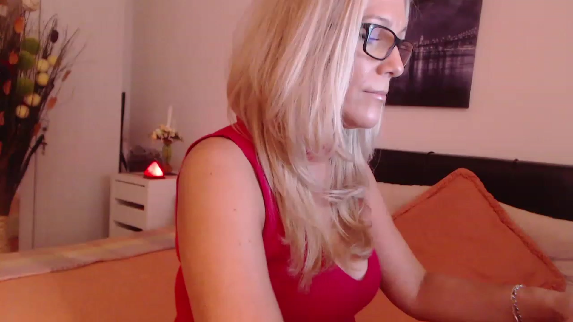 Gallery image thumbnail from Reeya71's myfreecams stream on, 06/01/2023, 05:04 image 19 of 20