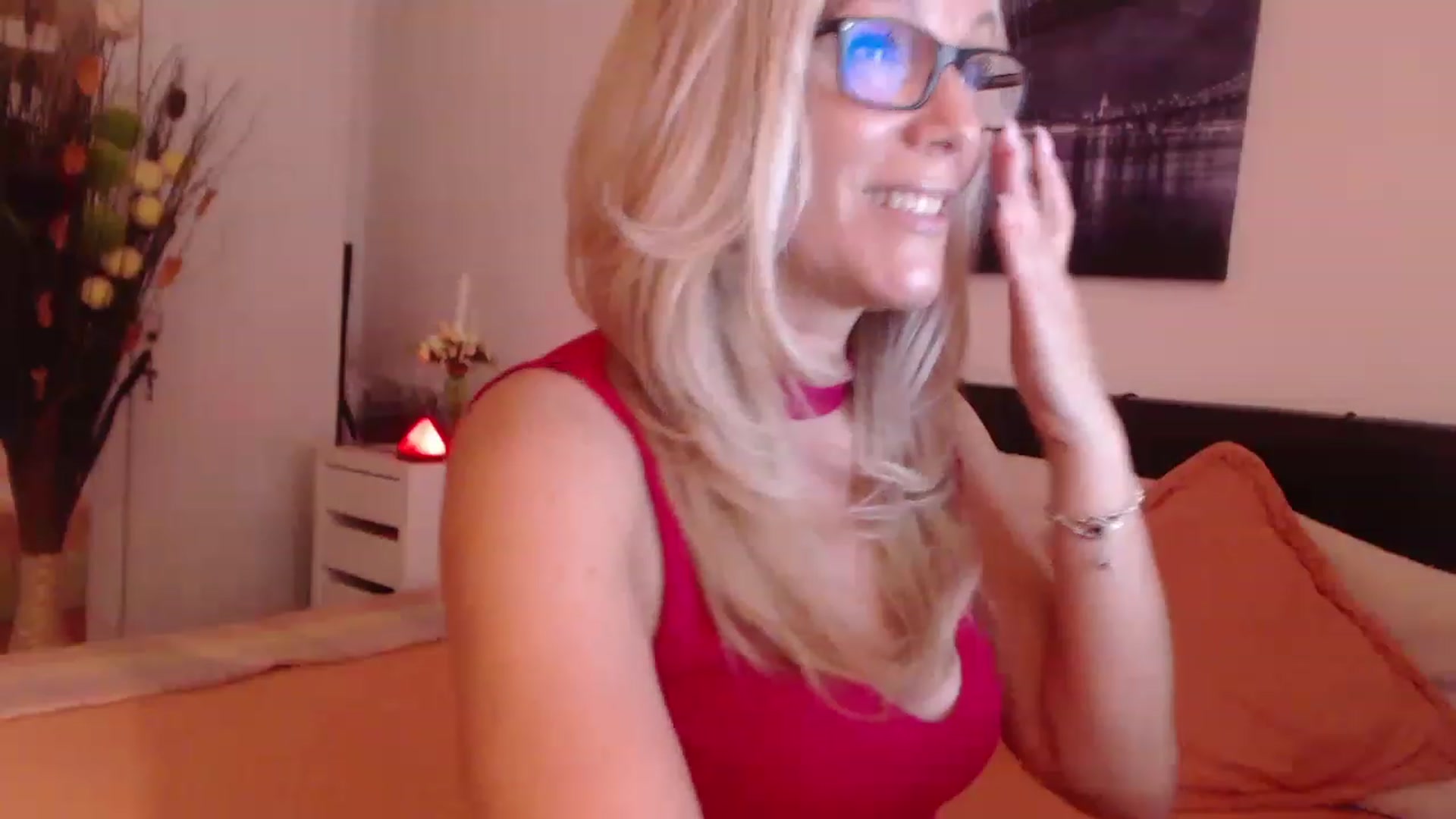 Gallery image thumbnail from Reeya71's myfreecams stream on, 06/01/2023, 07:02 image 15 of 20
