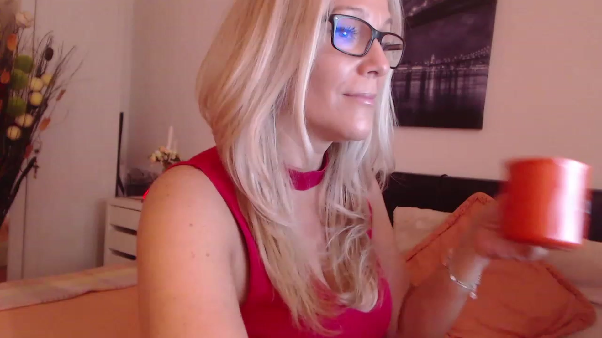 Gallery image thumbnail from Reeya71's myfreecams stream on, 06/01/2023, 08:22 image 2 of 20