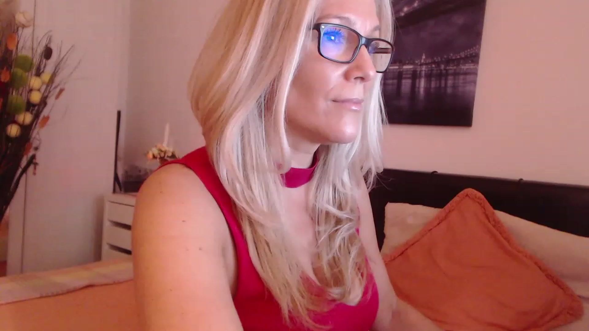 Gallery image thumbnail from Reeya71's myfreecams stream on, 06/01/2023, 08:22 image 1 of 20