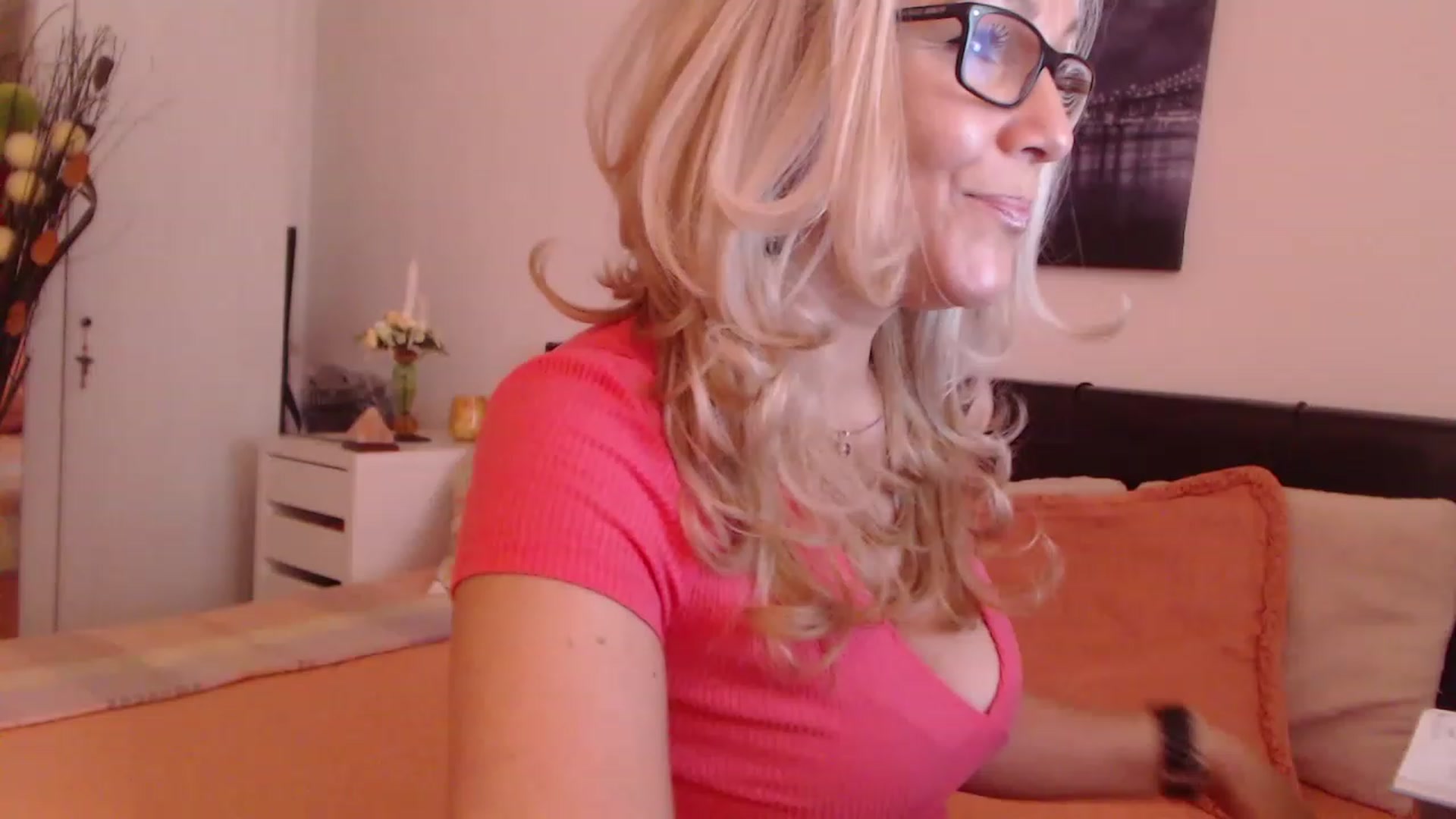 Gallery image thumbnail from Reeya71's myfreecams stream on, 06/09/2023, 07:59 image 2 of 20