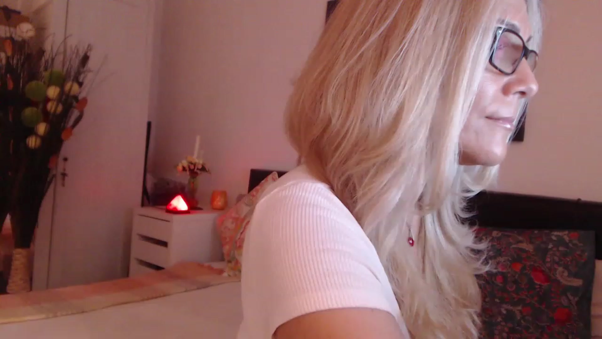 Gallery image thumbnail from Reeya71's myfreecams stream on, 06/19/2023, 24:00 image 12 of 20
