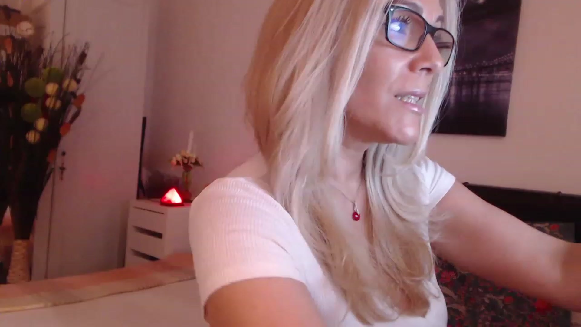 Gallery image thumbnail from Reeya71's myfreecams stream on, 06/19/2023, 24:00 image 14 of 20