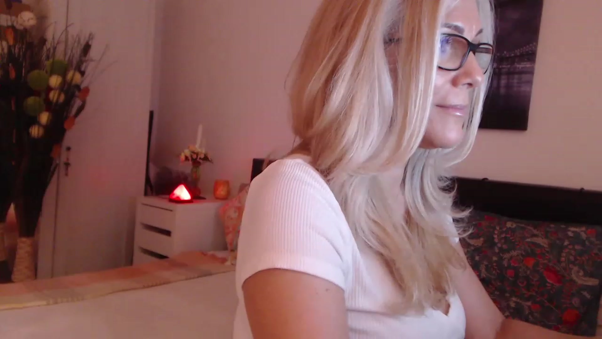 Gallery image thumbnail from Reeya71's myfreecams stream on, 06/19/2023, 01:11 image 20 of 20