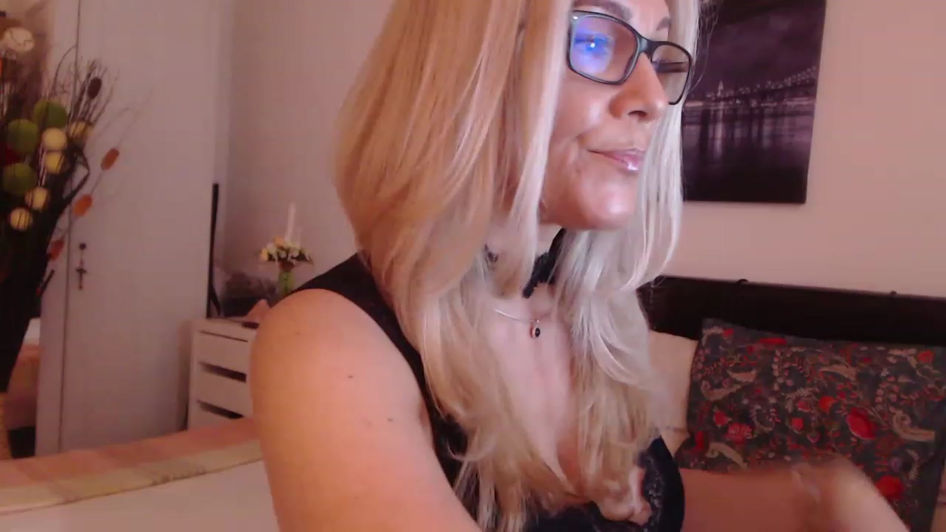 Gallery image thumbnail from Reeya71's myfreecams stream on, 06/20/2023, 04:05 image 9 of 20