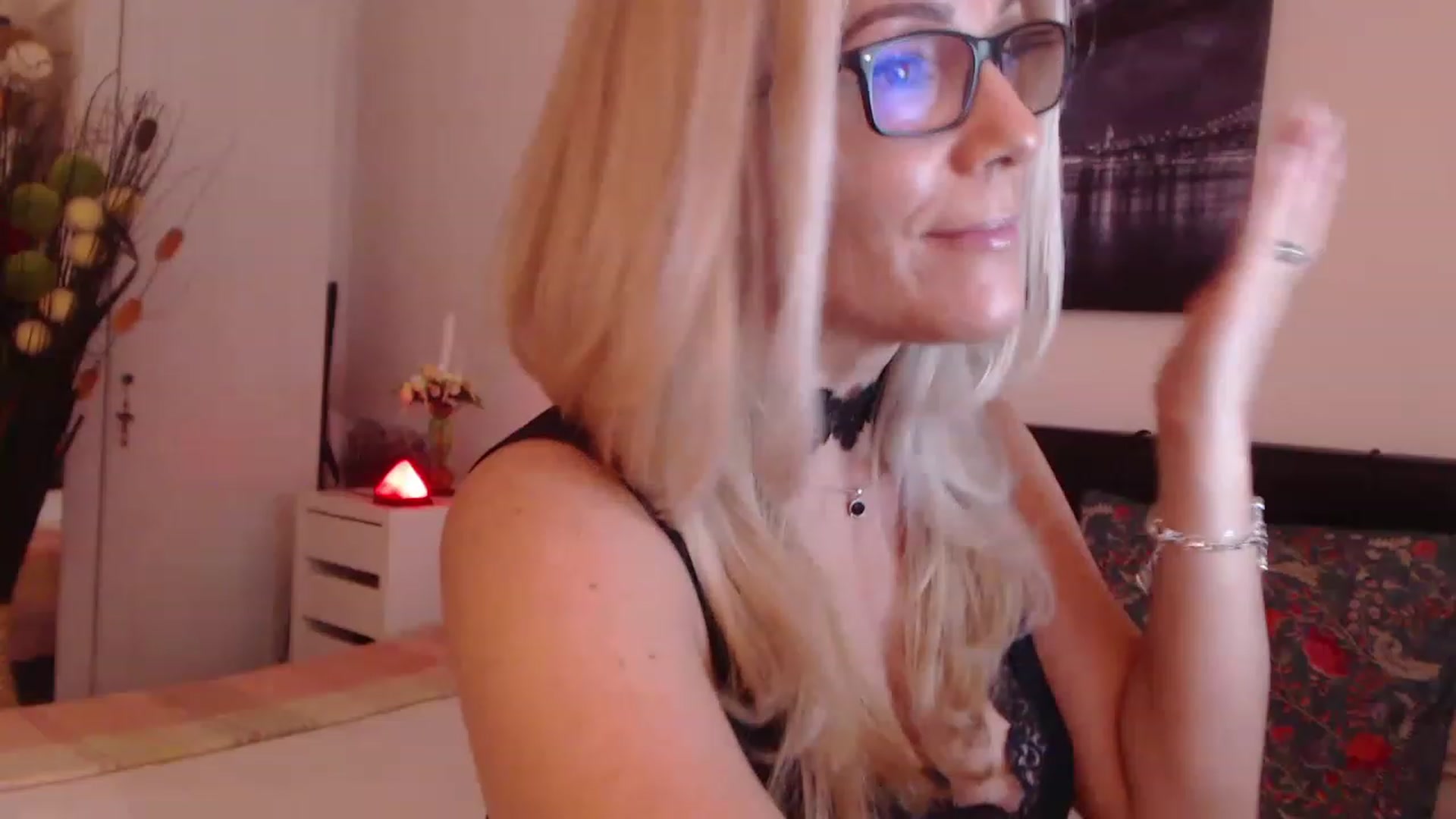 Gallery image thumbnail from Reeya71's myfreecams stream on, 06/20/2023, 04:05 image 8 of 20