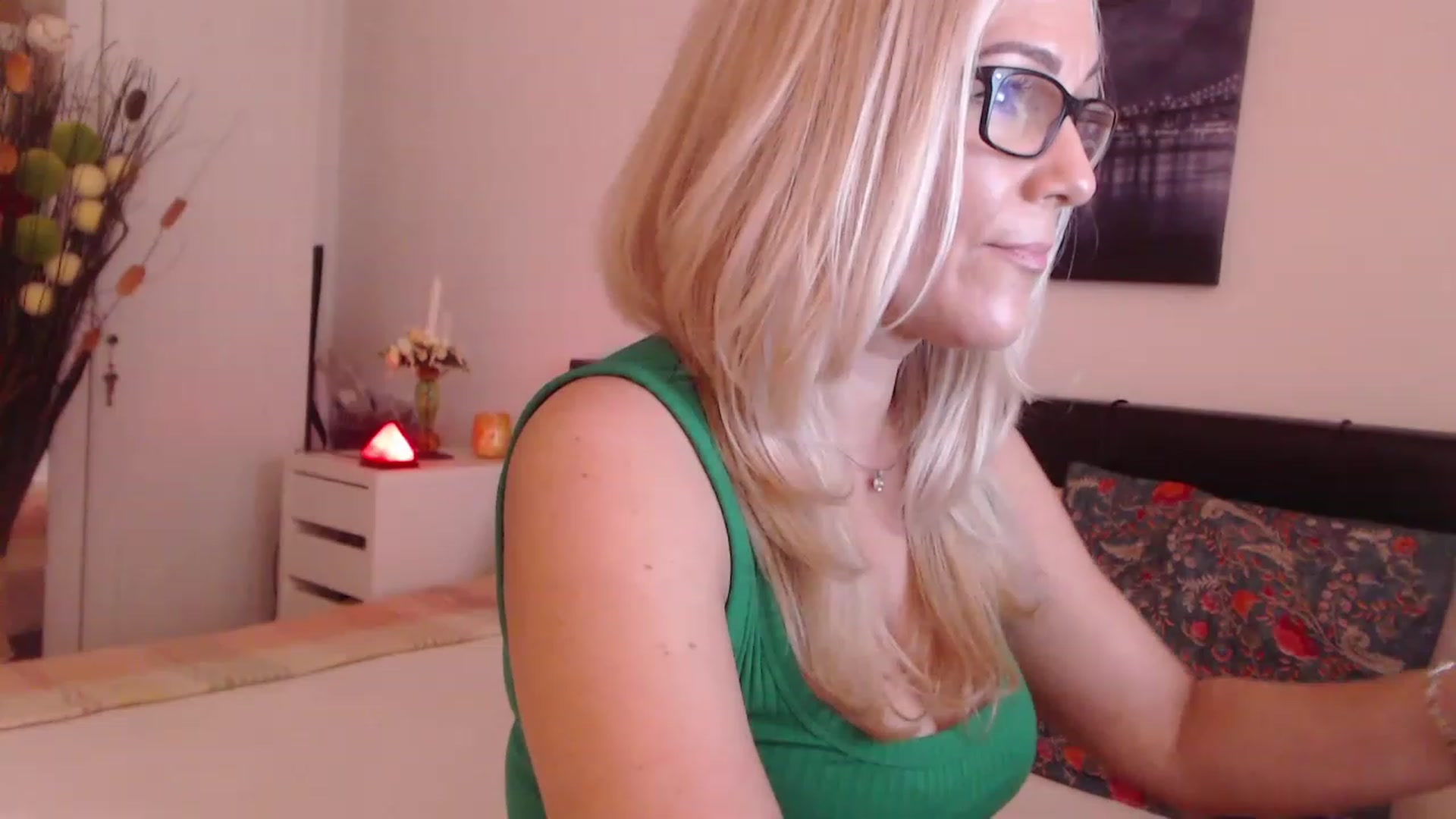 Gallery image thumbnail from Reeya71's myfreecams stream on, 06/21/2023, 05:35 image 3 of 20