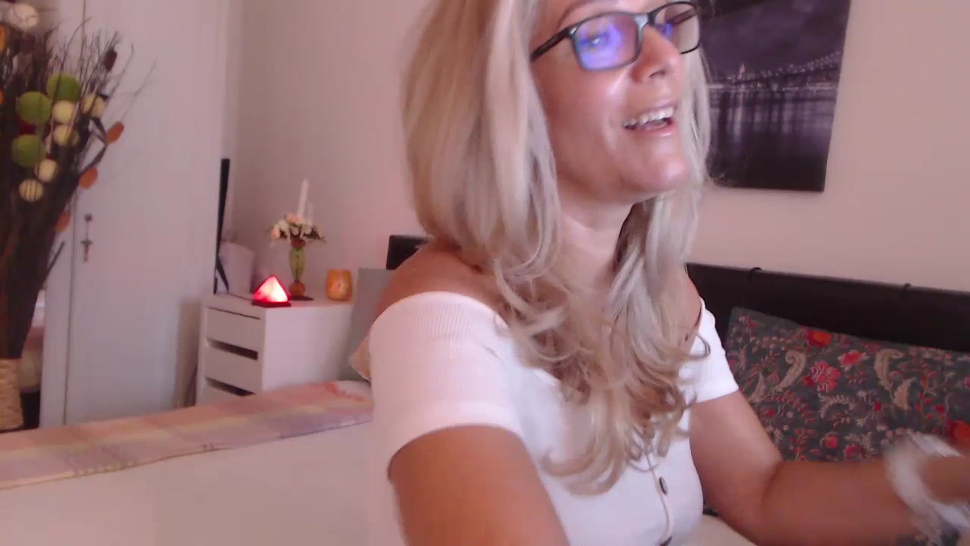 Gallery image thumbnail from Reeya71's myfreecams stream on, 07/07/2023, 08:28 image 17 of 20