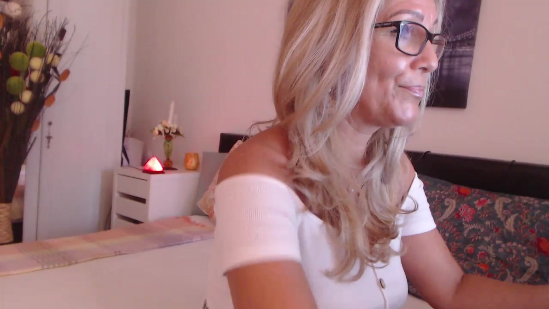 Gallery image thumbnail from Reeya71's myfreecams stream on, 07/07/2023, 08:28 image 12 of 20