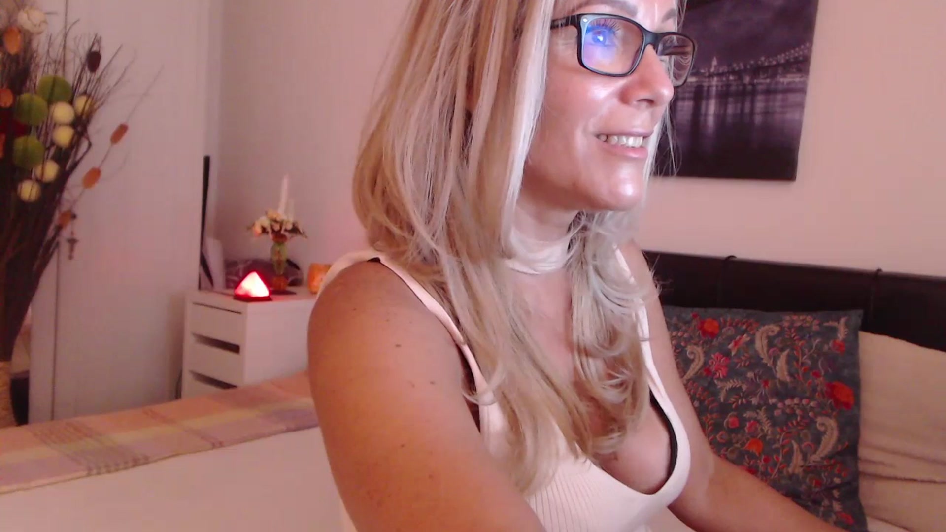 Gallery image thumbnail from Reeya71's myfreecams stream on, 07/11/2023, 04:23 image 16 of 20