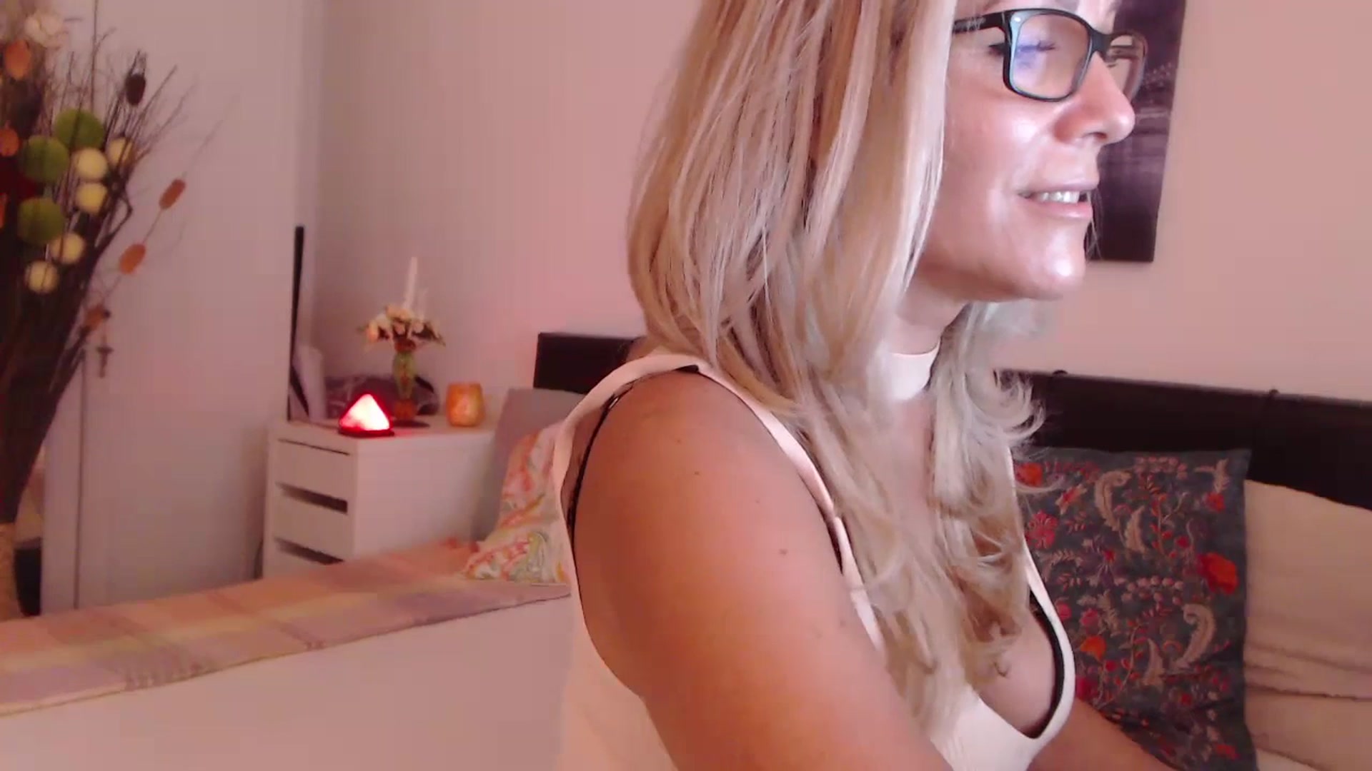 Gallery image thumbnail from Reeya71's myfreecams stream on, 07/11/2023, 04:23 image 15 of 20