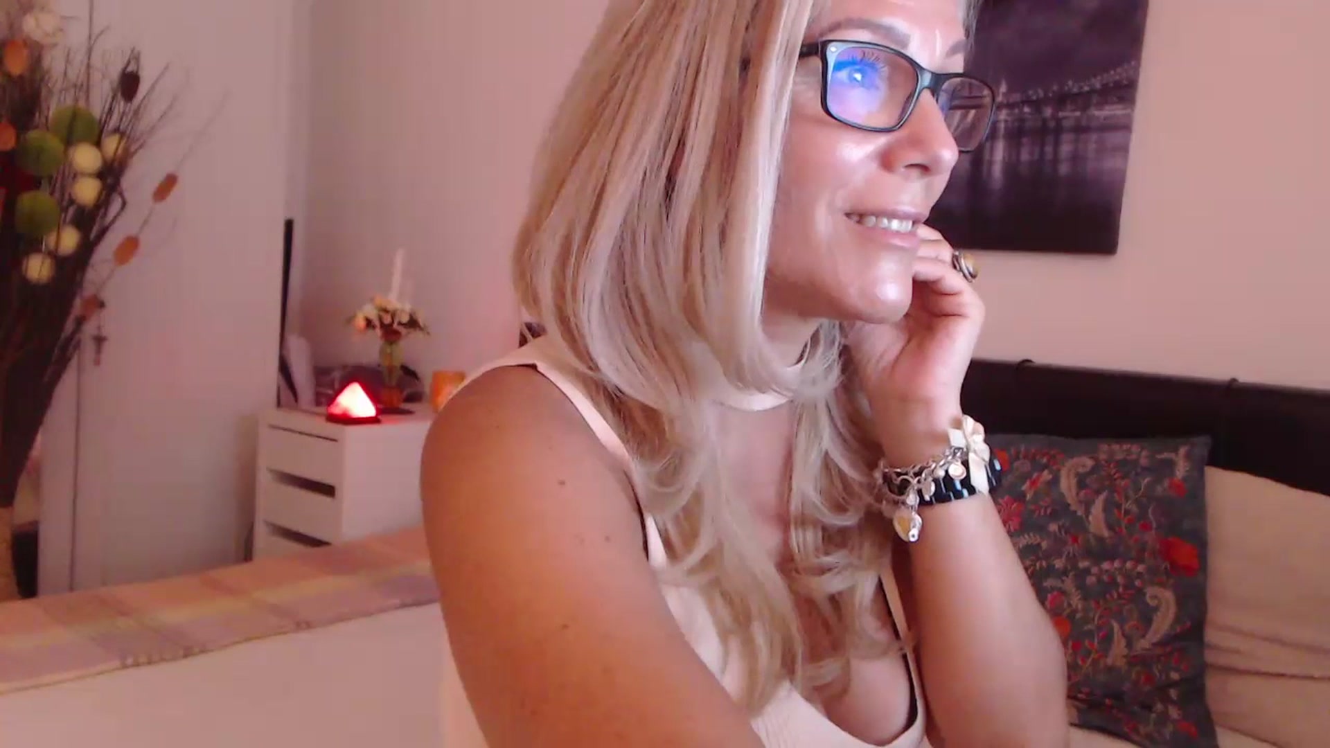 Gallery image thumbnail from Reeya71's myfreecams stream on, 07/11/2023, 04:23 image 2 of 20