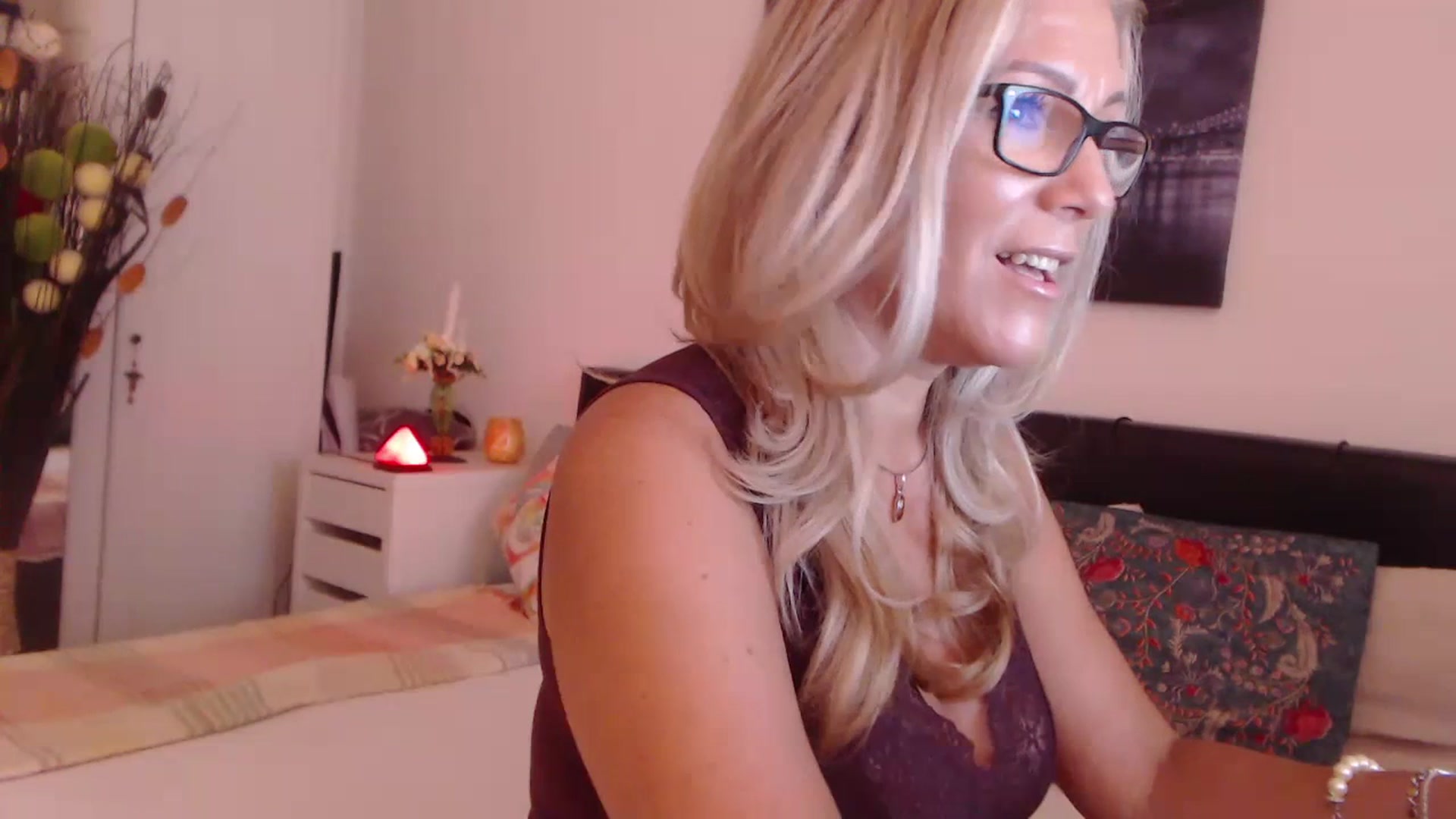 Gallery image thumbnail from Reeya71's myfreecams stream on, 07/13/2023, 06:33 image 13 of 20