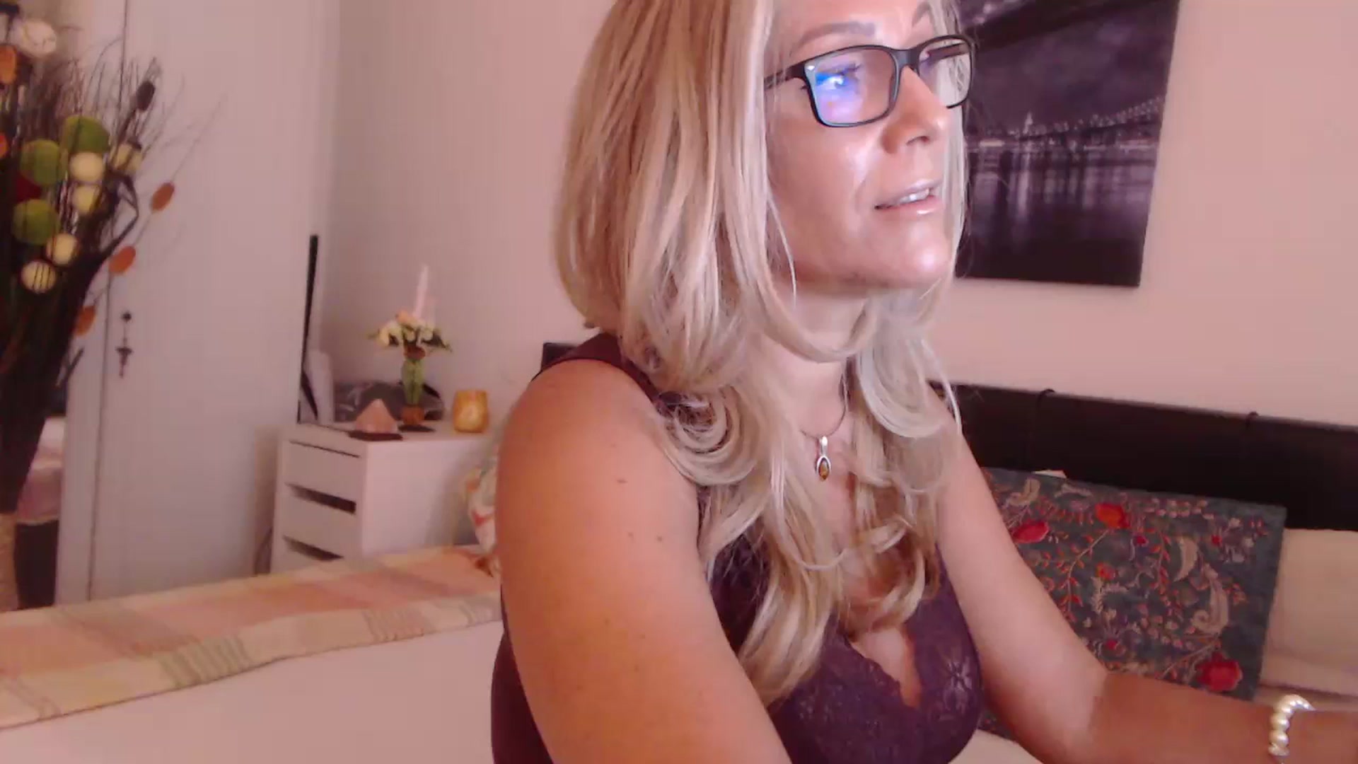 Gallery image thumbnail from Reeya71's myfreecams stream on, 07/13/2023, 06:33 image 16 of 20