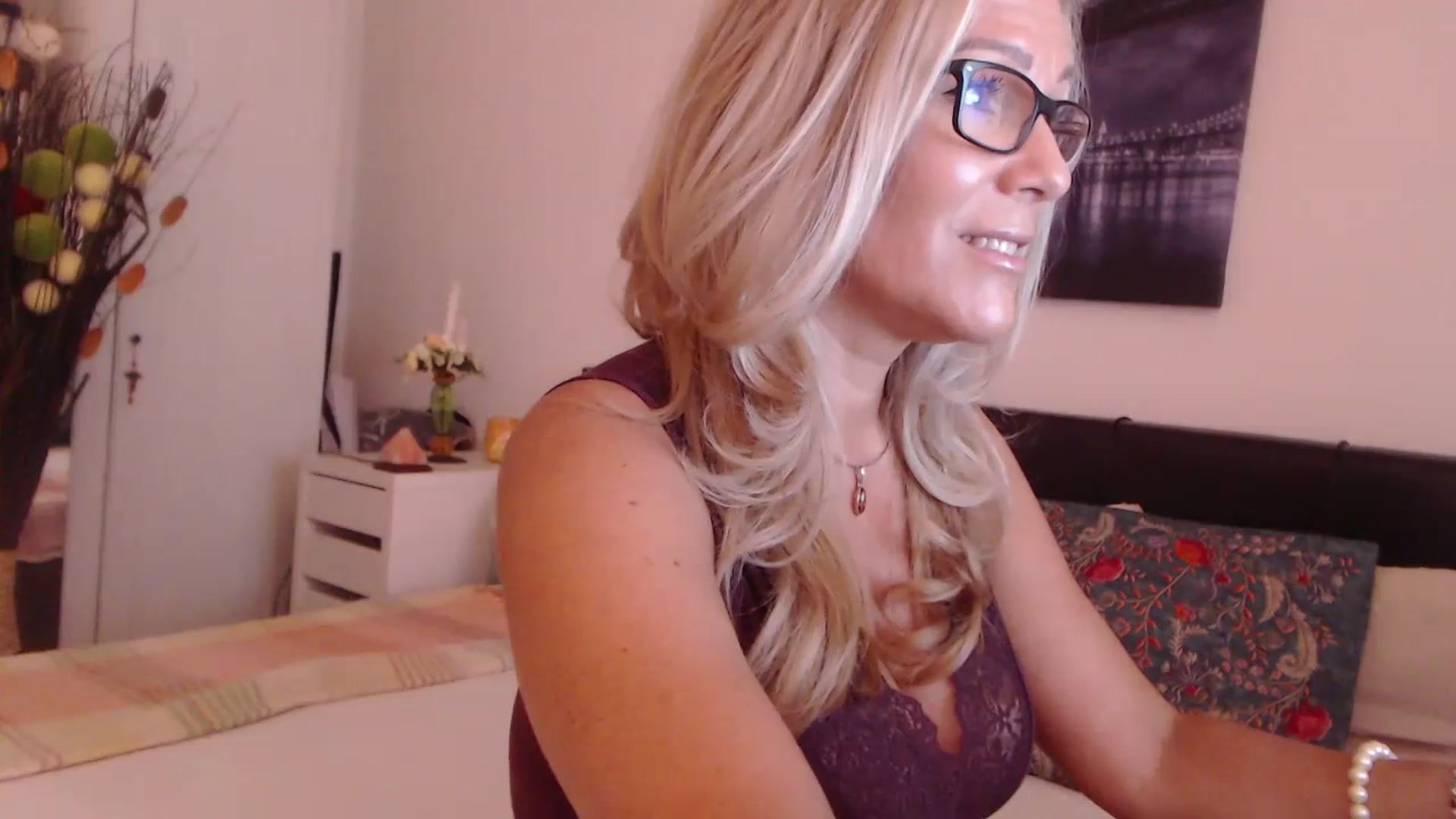 Gallery image thumbnail from Reeya71's myfreecams stream on, 07/13/2023, 06:33 image 3 of 20