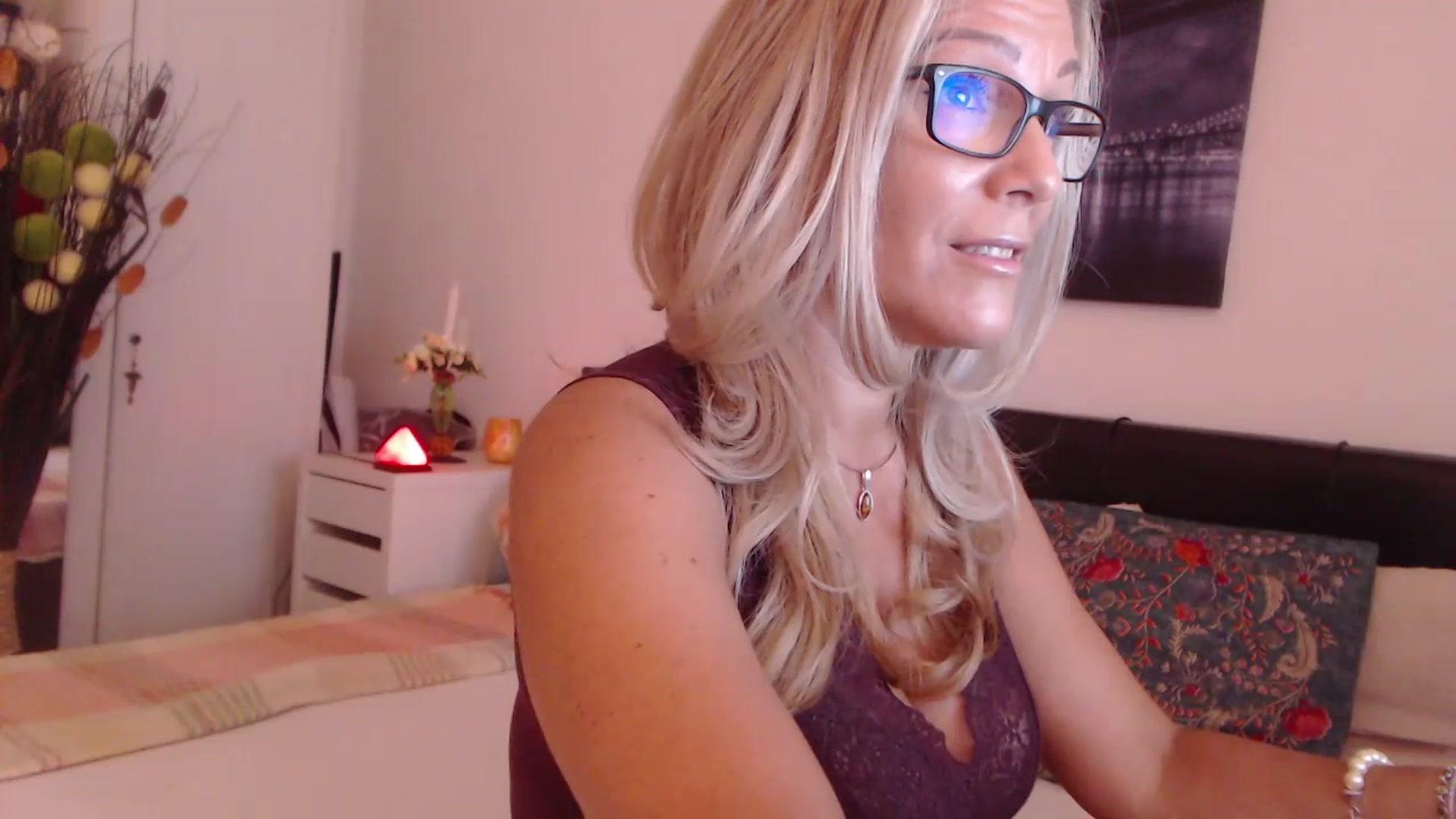 Gallery image thumbnail from Reeya71's myfreecams stream on, 07/13/2023, 06:33 image 15 of 20