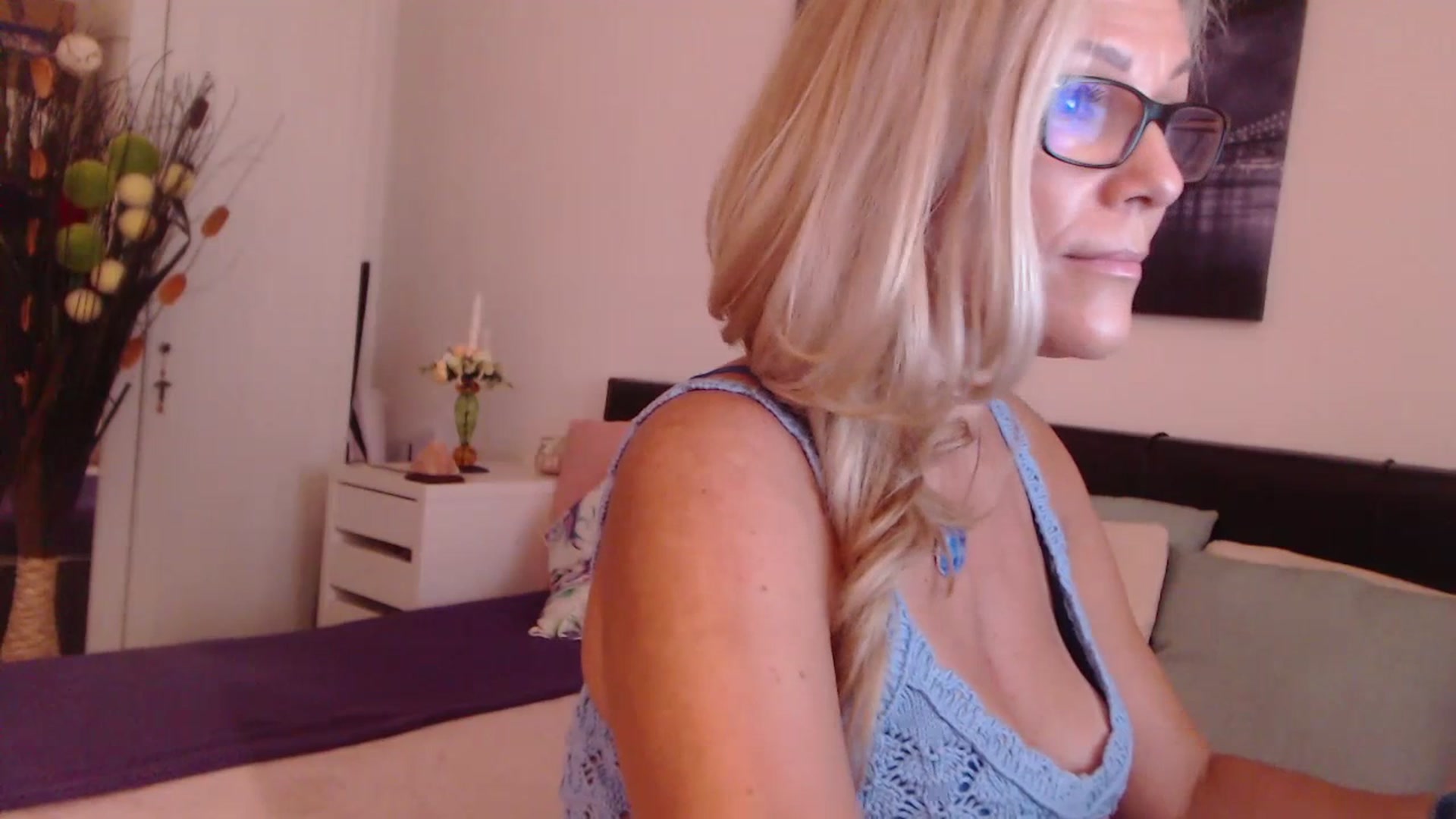 Gallery image thumbnail from Reeya71's myfreecams stream on, 07/14/2023, 07:39 image 17 of 20