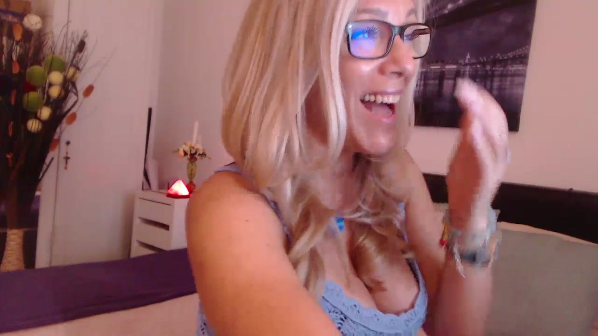 Gallery image thumbnail from Reeya71's myfreecams stream on, 07/14/2023, 07:39 image 12 of 20
