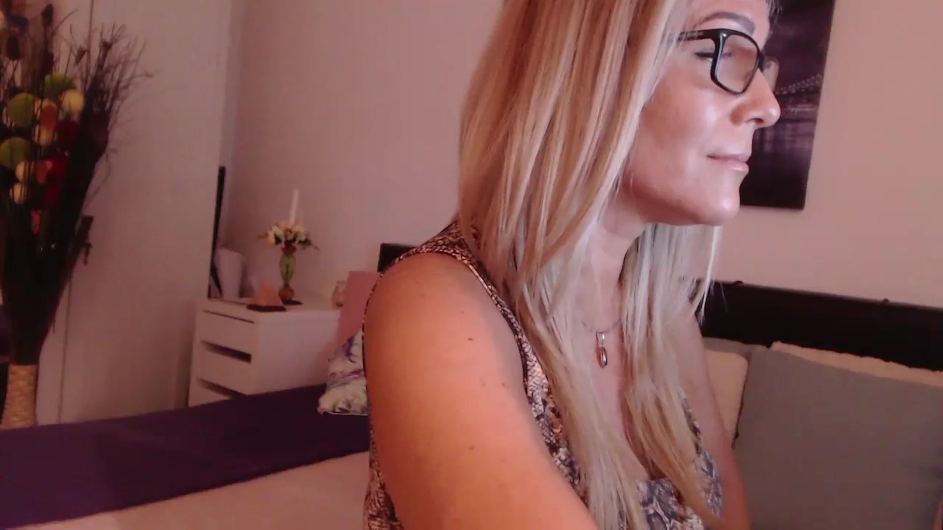 Gallery image thumbnail from Reeya71's myfreecams stream on, 07/25/2023, 02:55 image 9 of 20