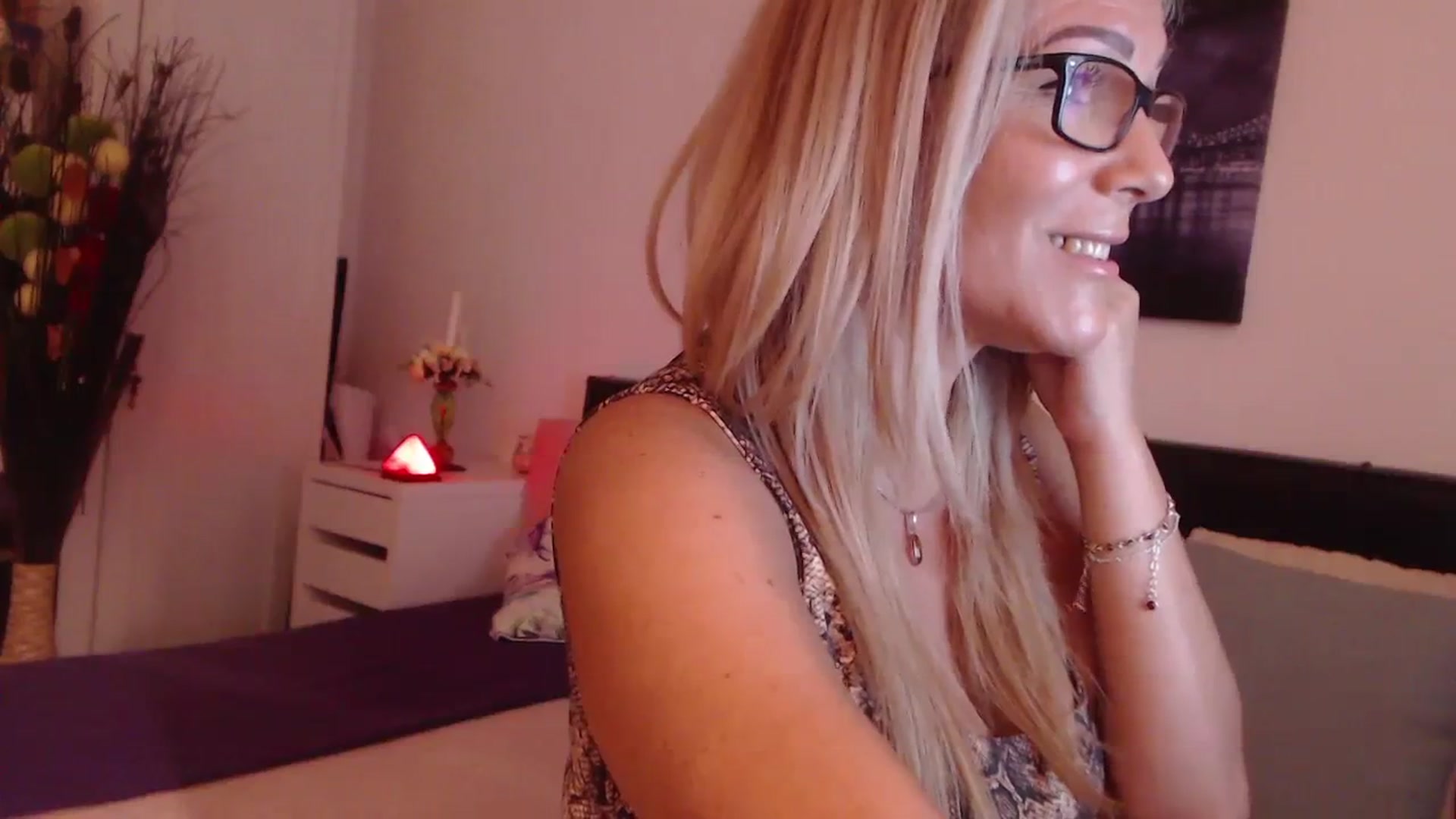 Gallery image thumbnail from Reeya71's myfreecams stream on, 07/25/2023, 02:55 image 8 of 20