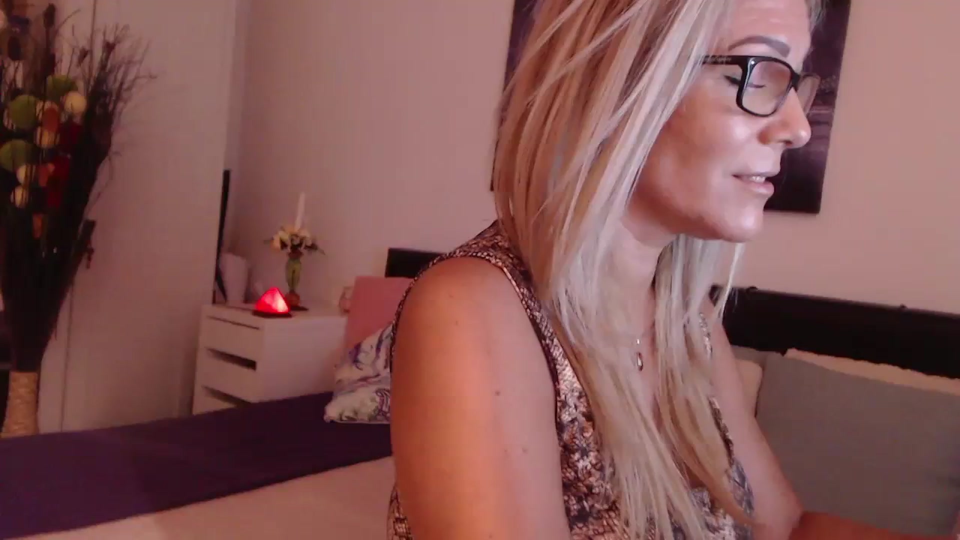 Gallery image thumbnail from Reeya71's myfreecams stream on, 07/25/2023, 02:55 image 14 of 20
