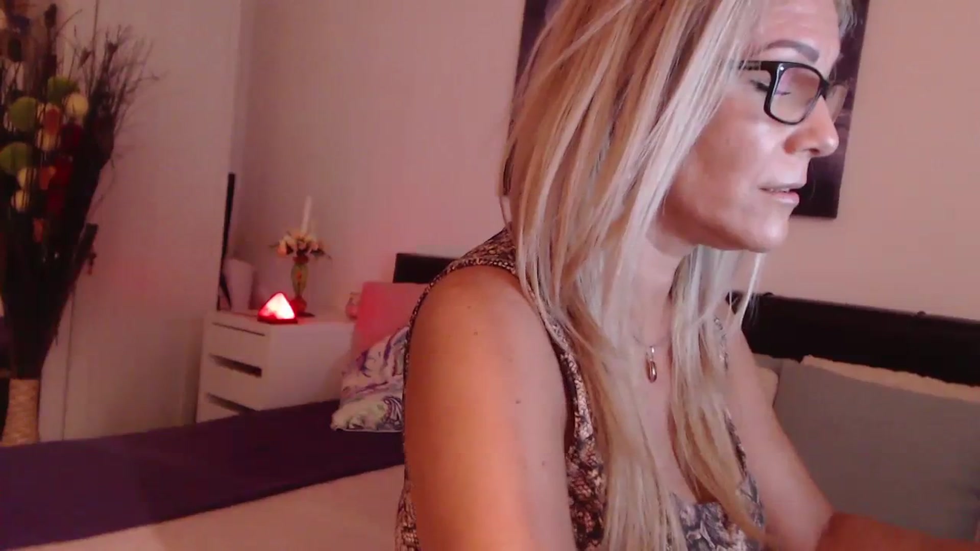 Gallery image thumbnail from Reeya71's myfreecams stream on, 07/25/2023, 02:55 image 13 of 20