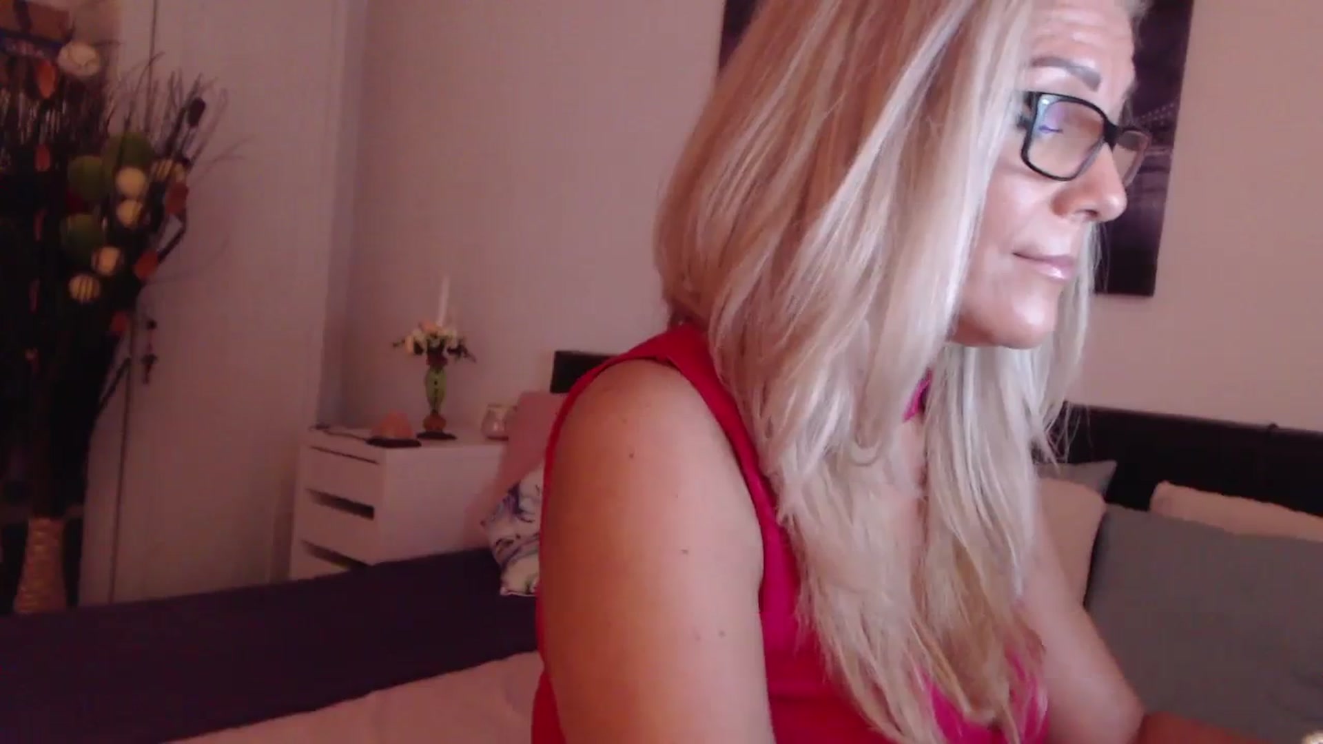 Gallery image thumbnail from Reeya71's myfreecams stream on, 07/29/2023, 01:40 image 14 of 20