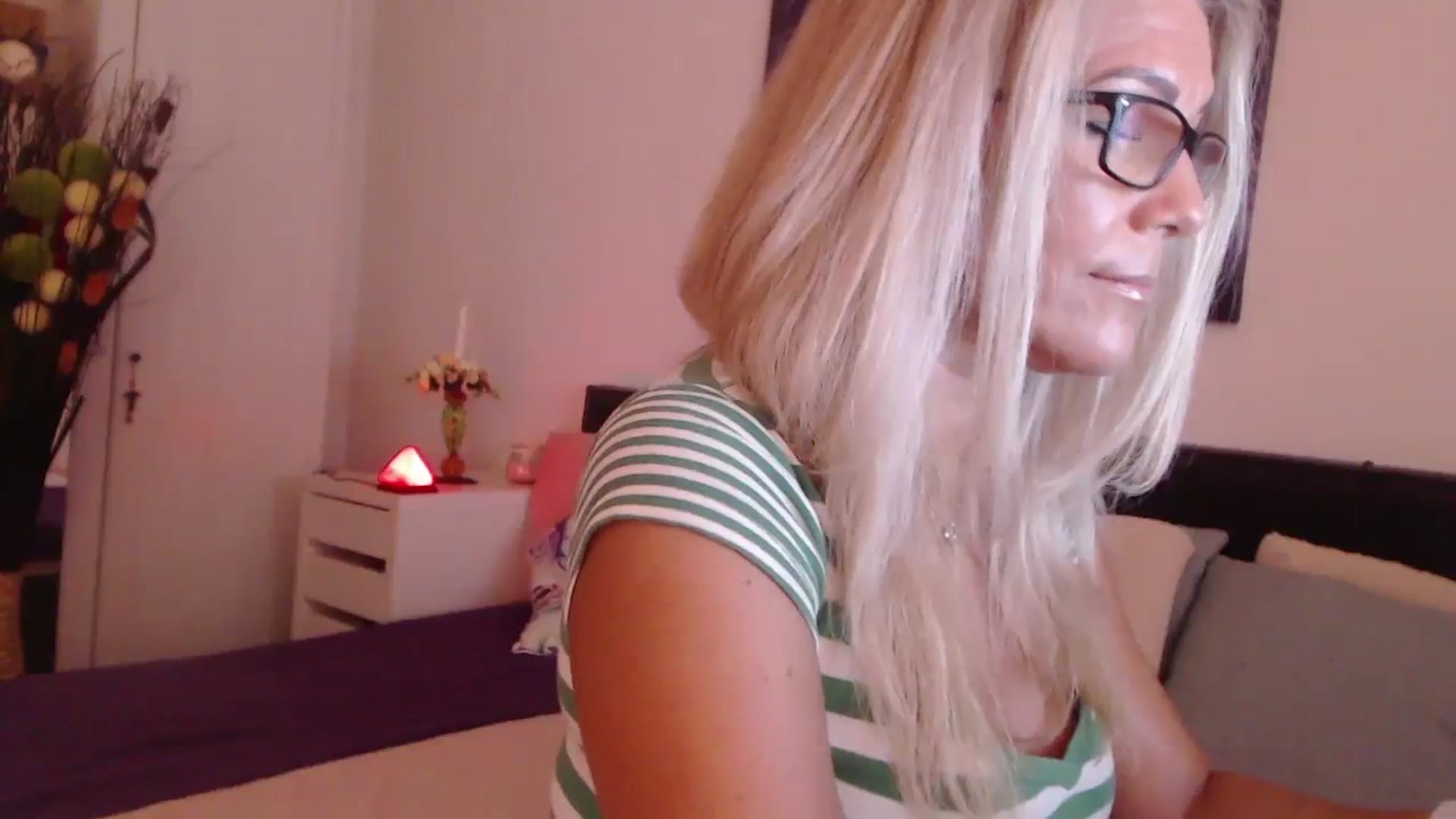 Gallery image thumbnail from Reeya71's myfreecams stream on, 08/04/2023, 04:34 image 7 of 20