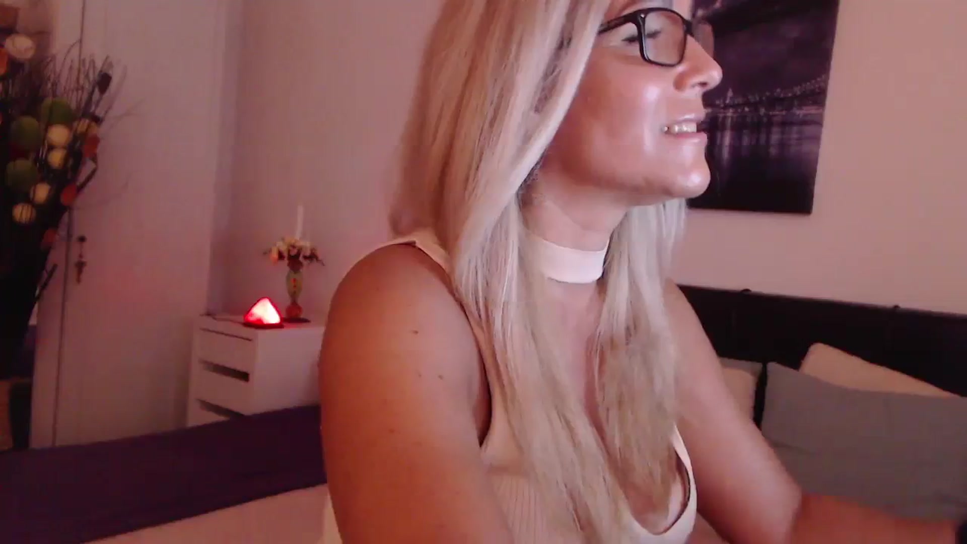 Gallery image thumbnail from Reeya71's myfreecams stream on, 08/05/2023, 21:19 image 7 of 20