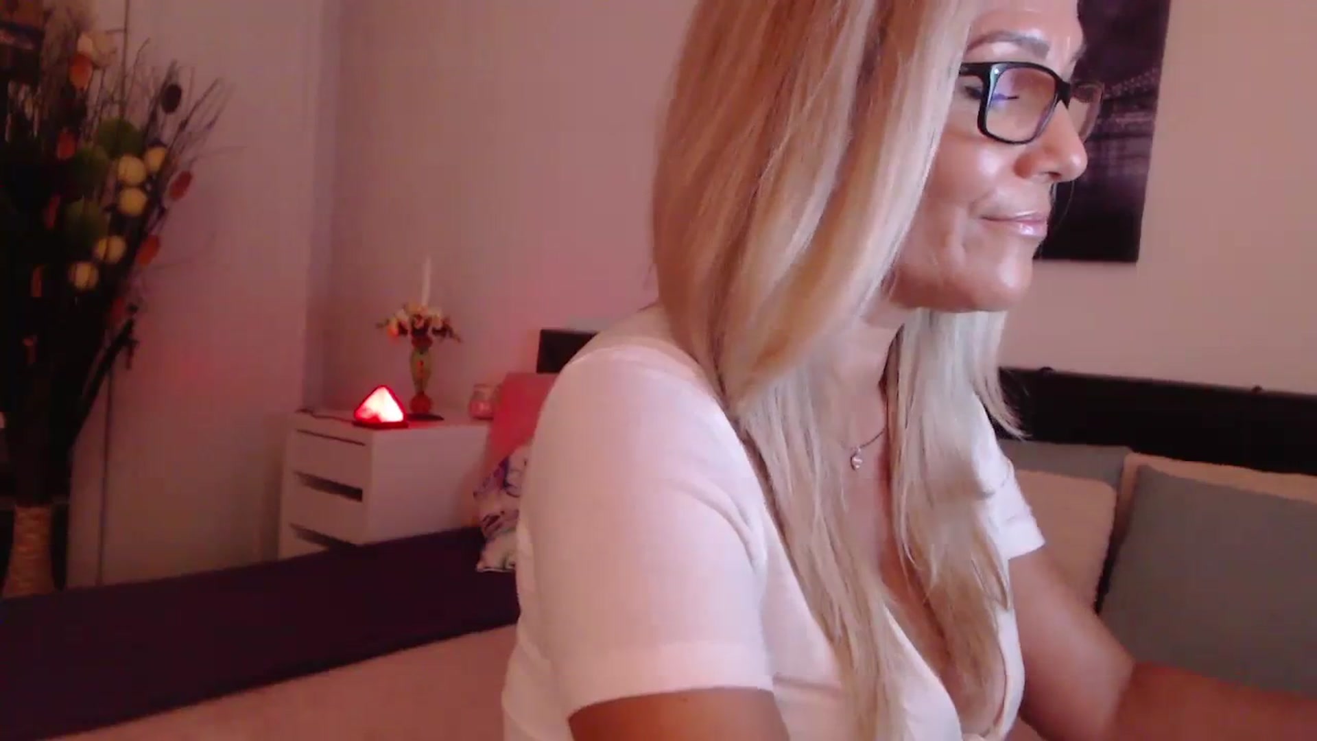Gallery image thumbnail from Reeya71's myfreecams stream on, 08/07/2023, 23:32 image 12 of 20