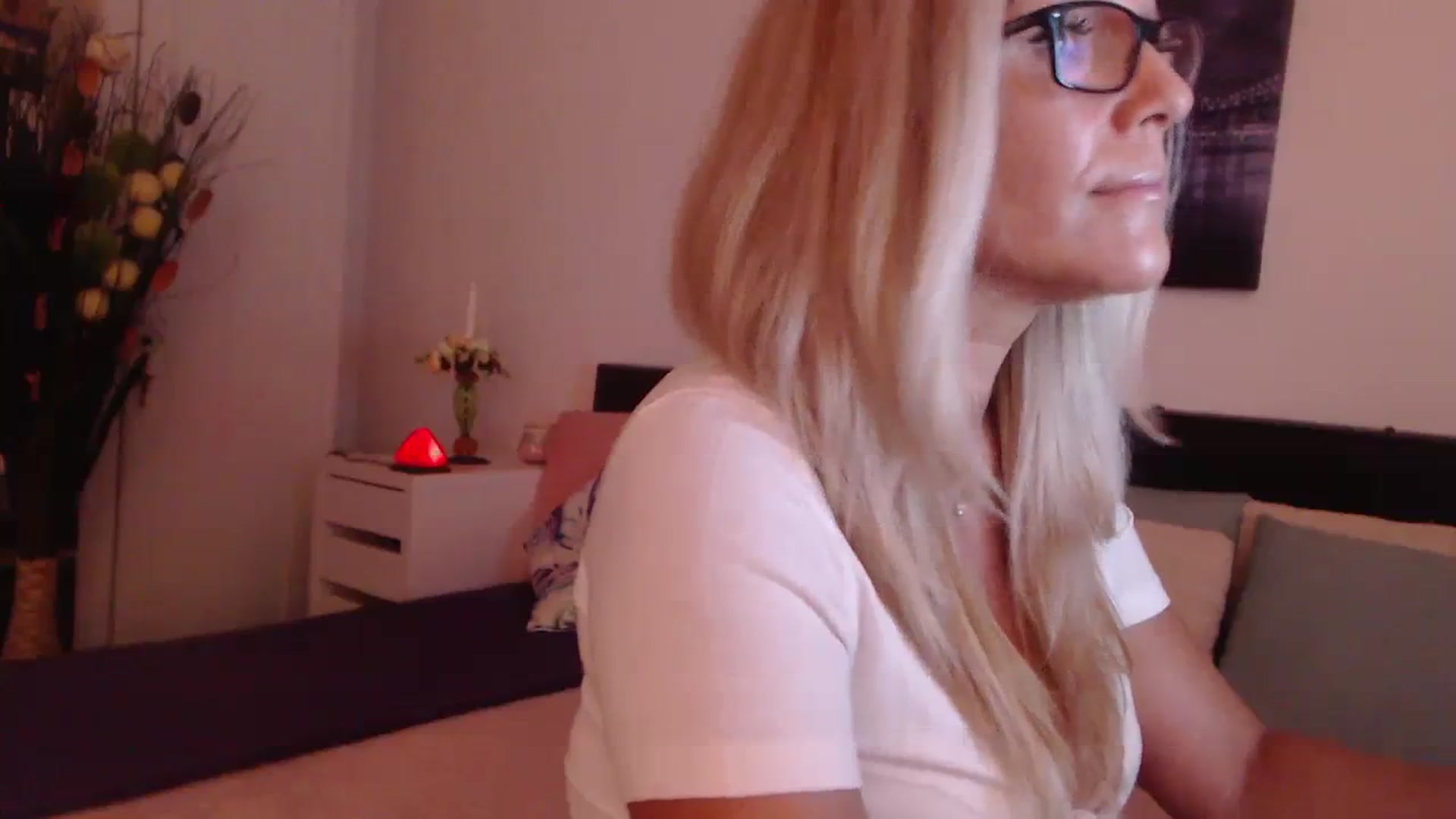 Gallery image thumbnail from Reeya71's myfreecams stream on, 08/07/2023, 23:32 image 2 of 20