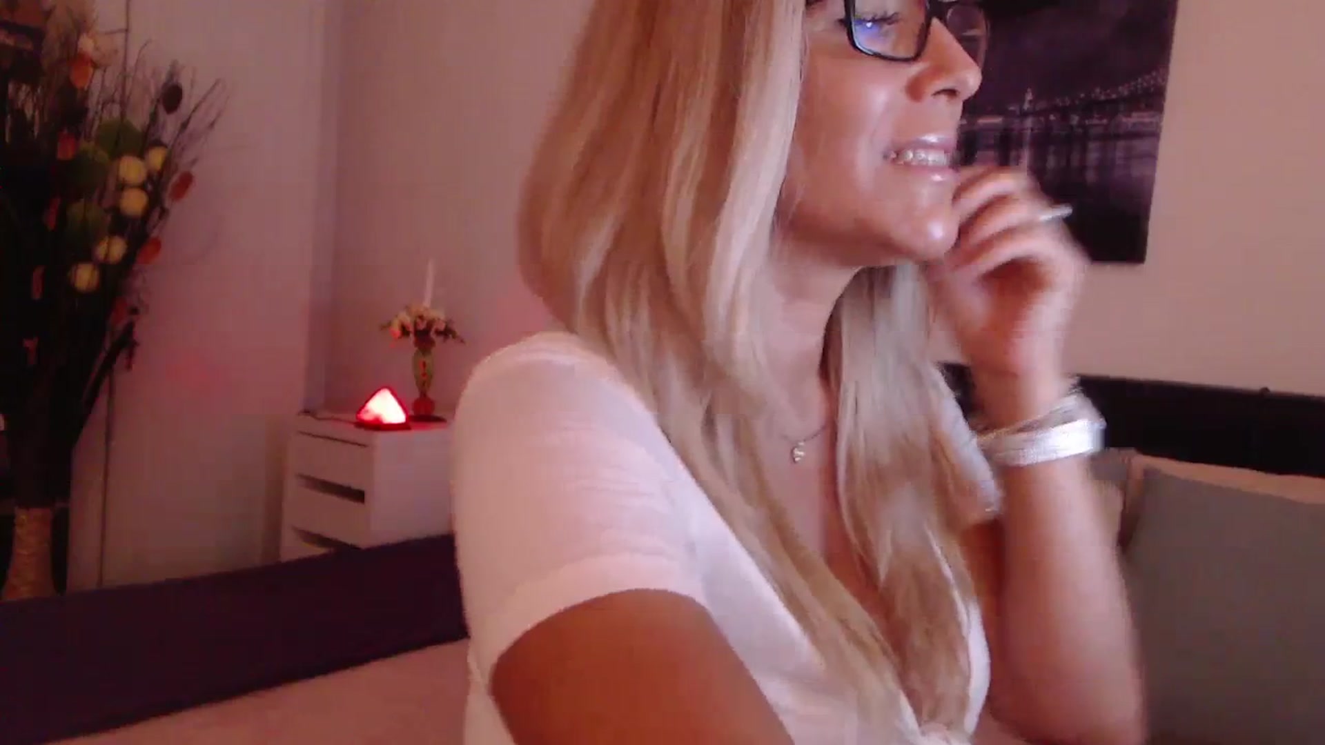 Gallery image thumbnail from Reeya71's myfreecams stream on, 08/07/2023, 23:32 image 6 of 20
